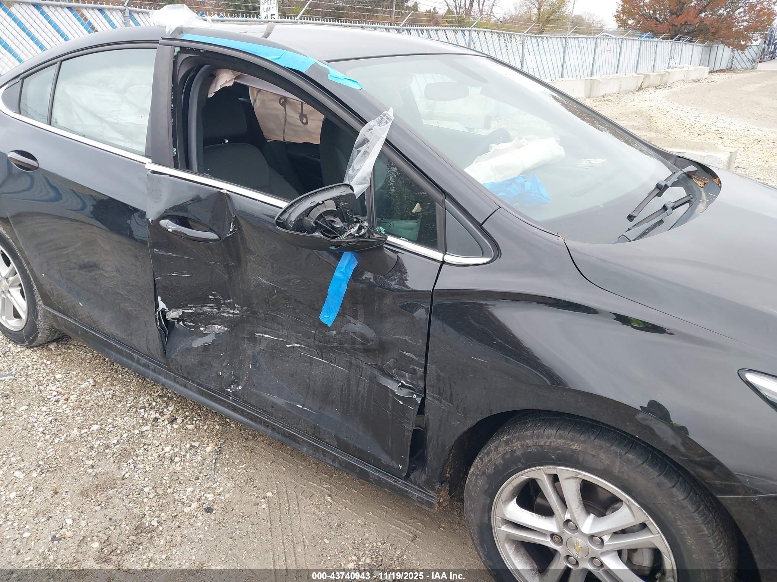 CHEVROLET CRUZE image 6