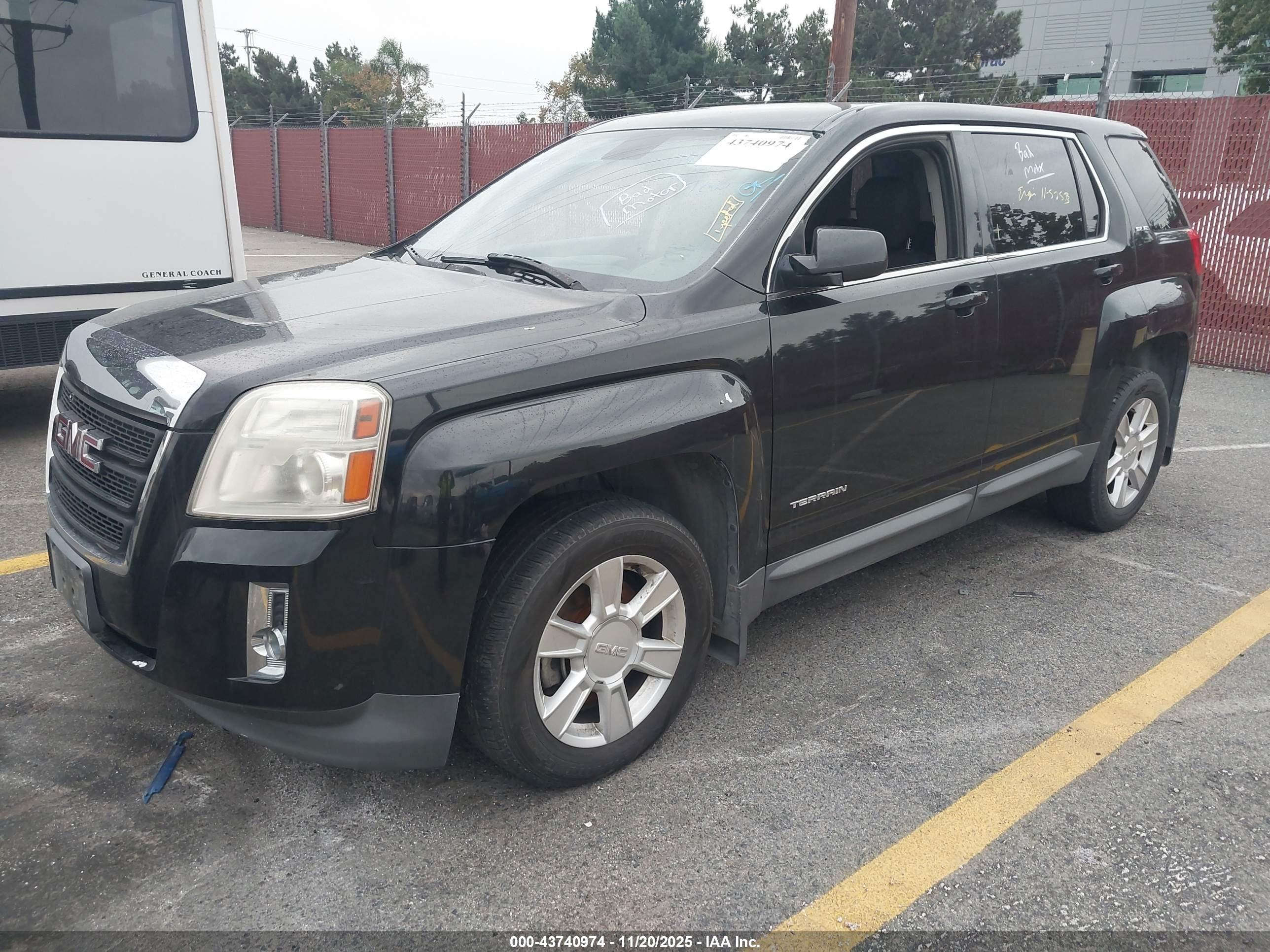 GMC TERRAIN image 2