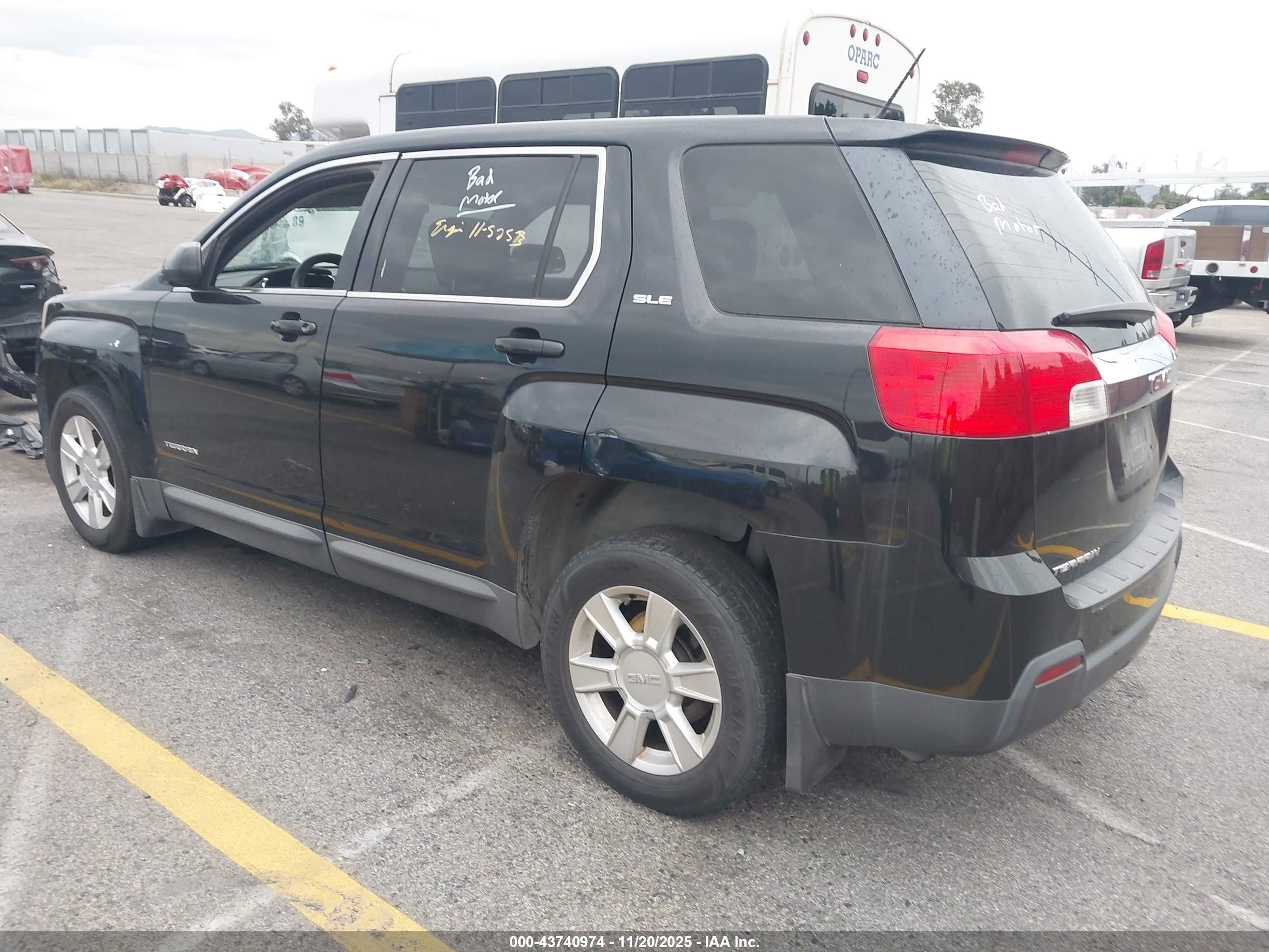 GMC TERRAIN image 3