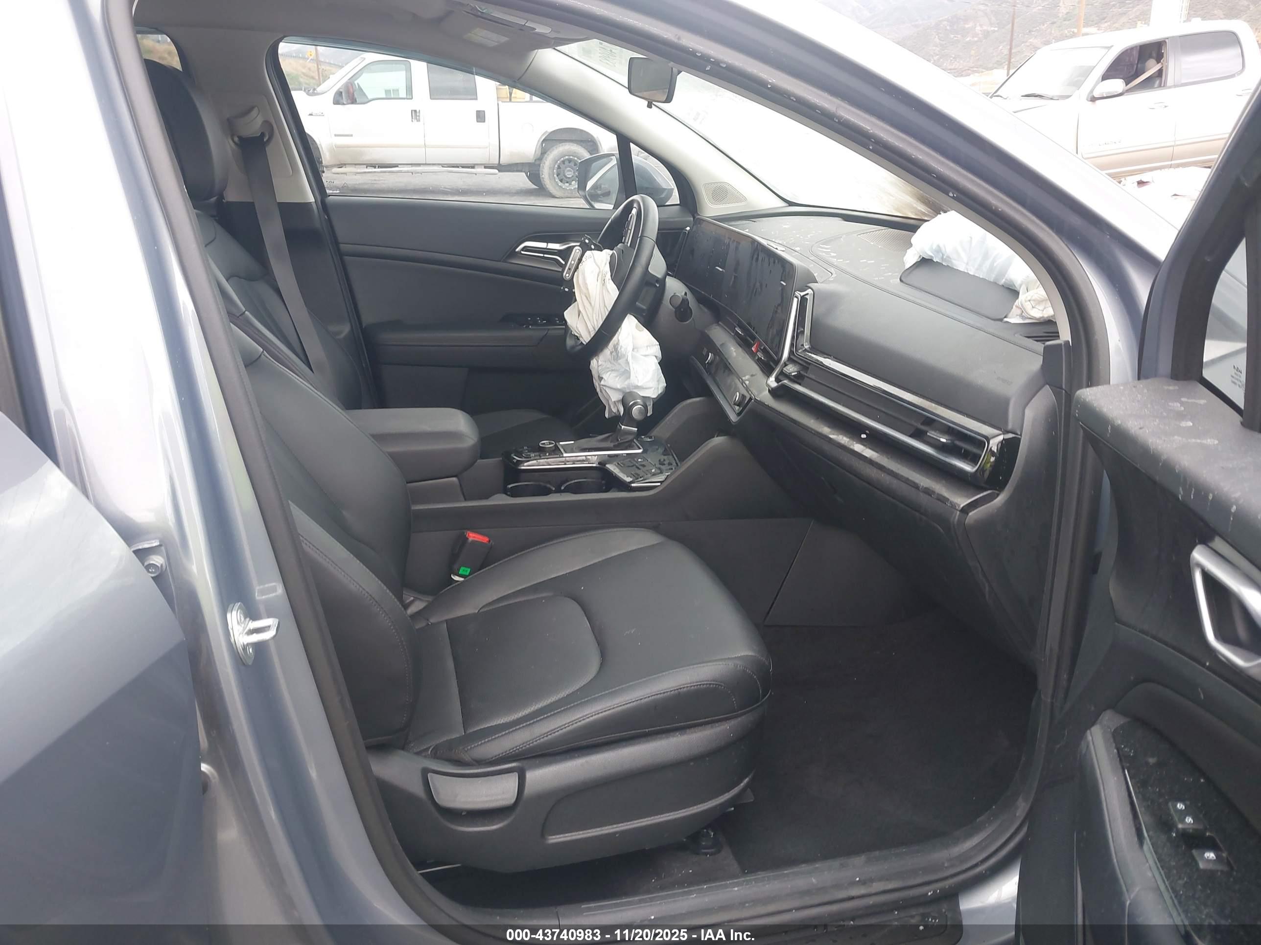 KIA SPORTAGE image 5