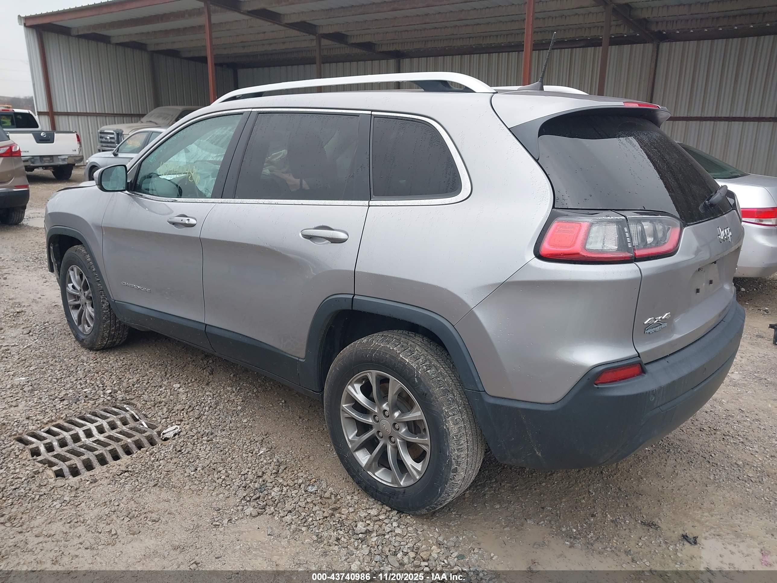JEEP CHEROKEE image 3