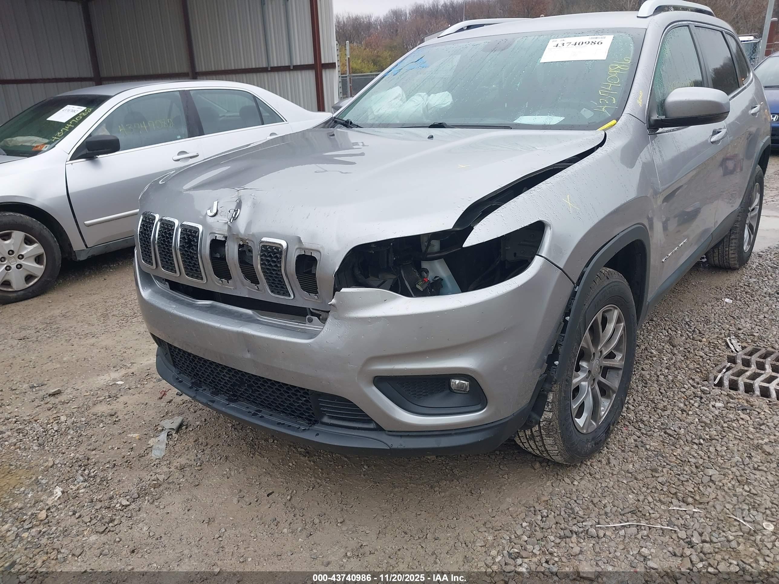 JEEP CHEROKEE image 6