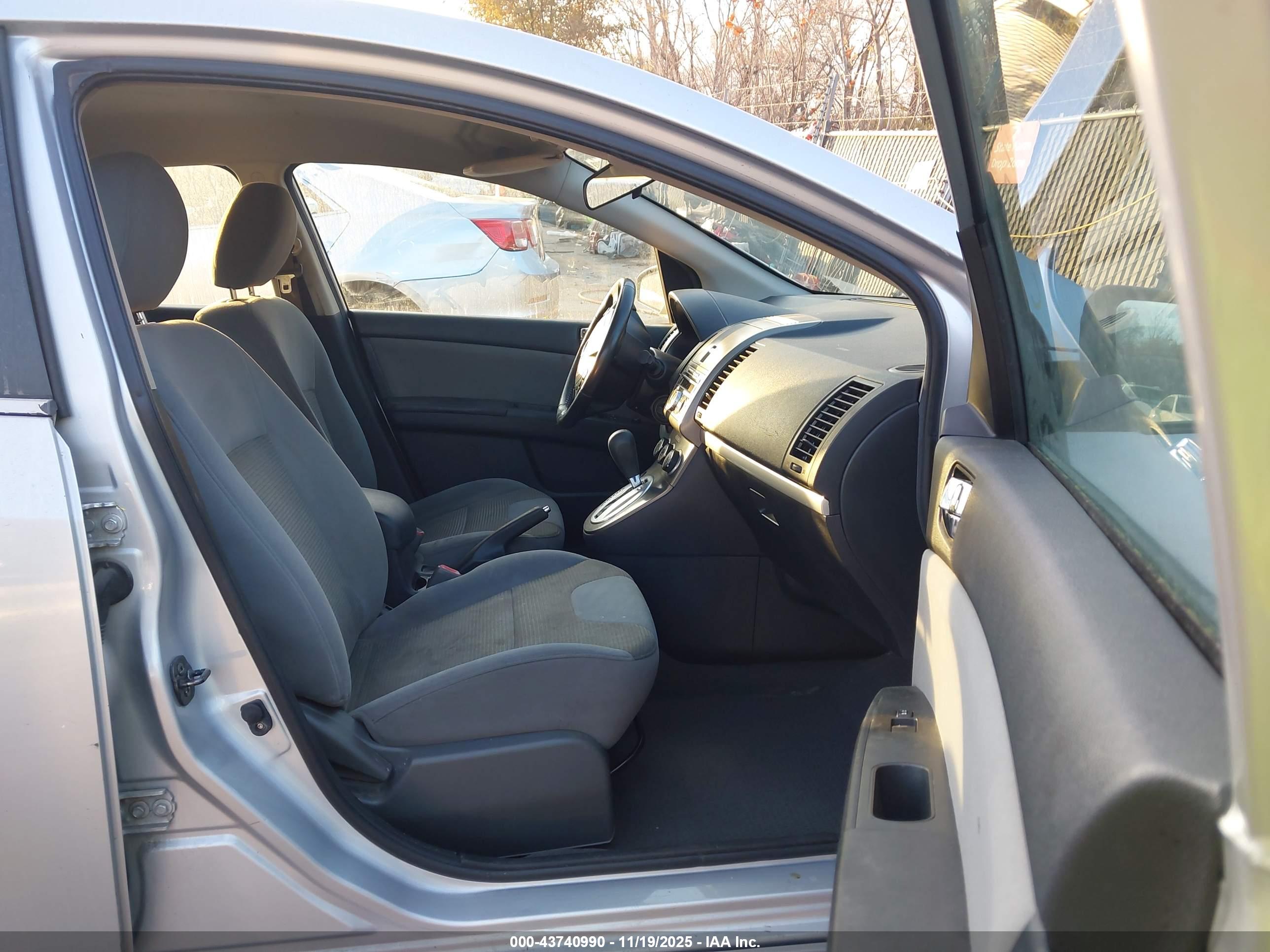 NISSAN SENTRA image 5