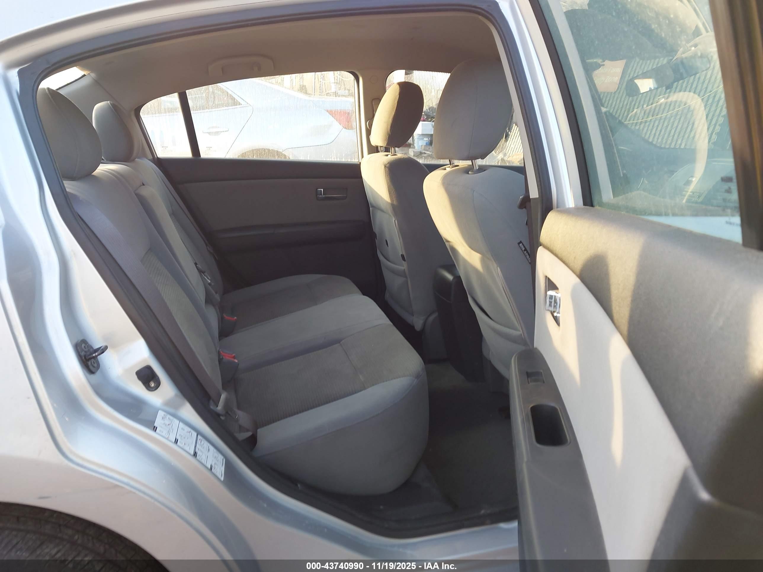 NISSAN SENTRA image 8