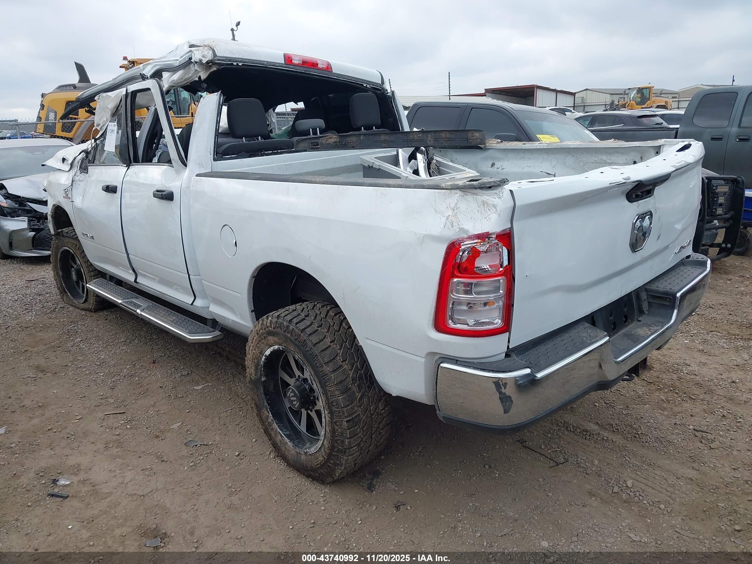 RAM 2500 image 3