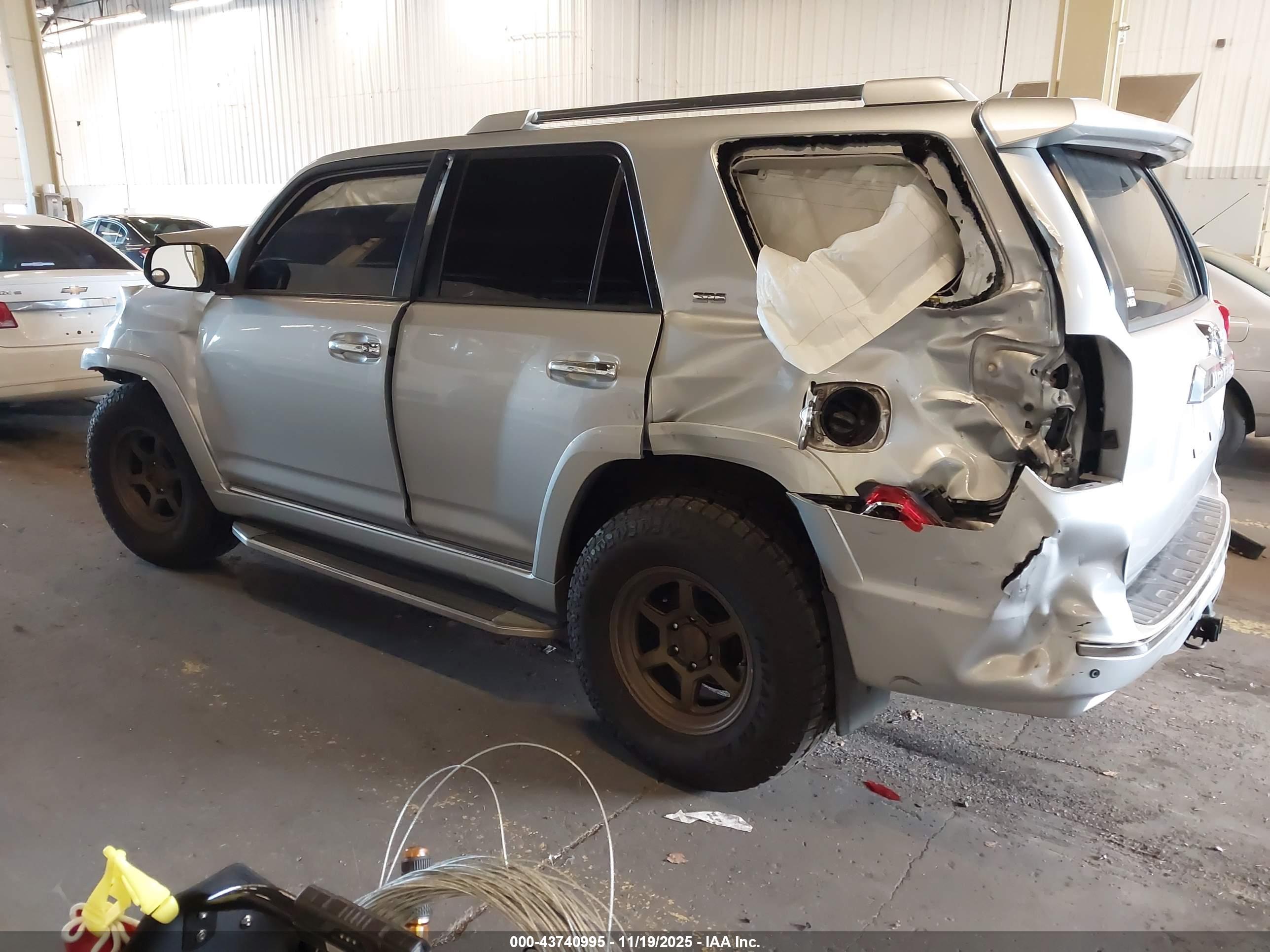 TOYOTA 4RUNNER image 3
