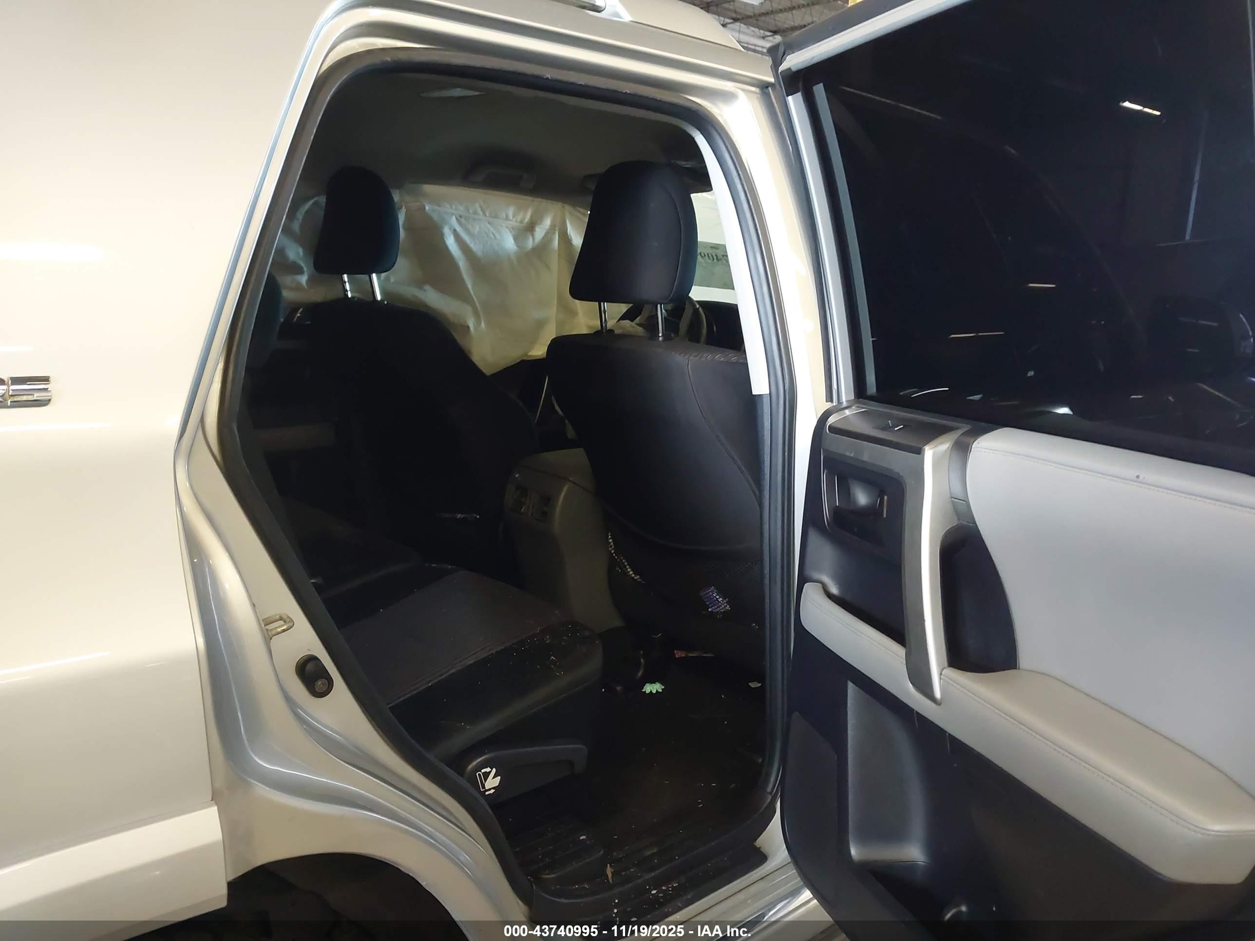 TOYOTA 4RUNNER image 8