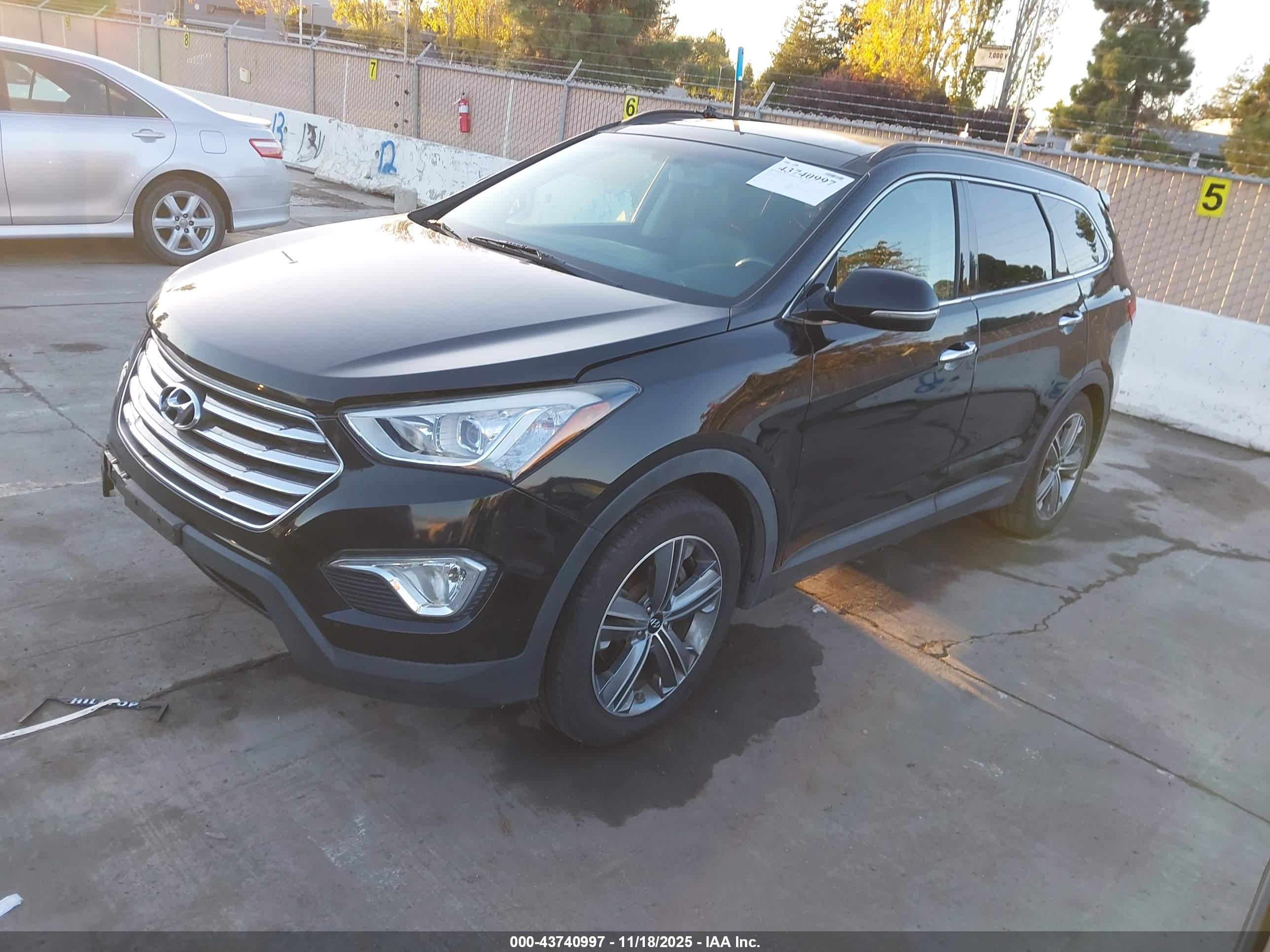 HYUNDAI SANTA image 2