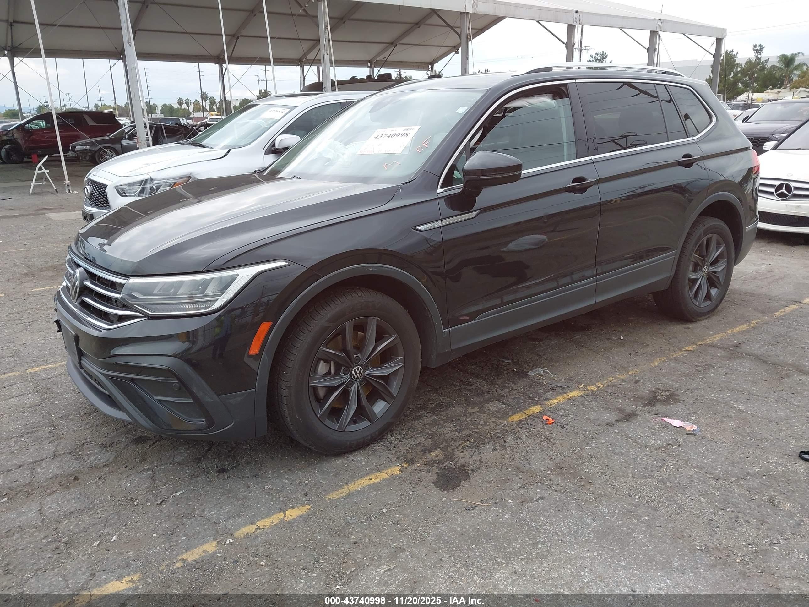 VOLKSWAGEN TIGUAN image 2