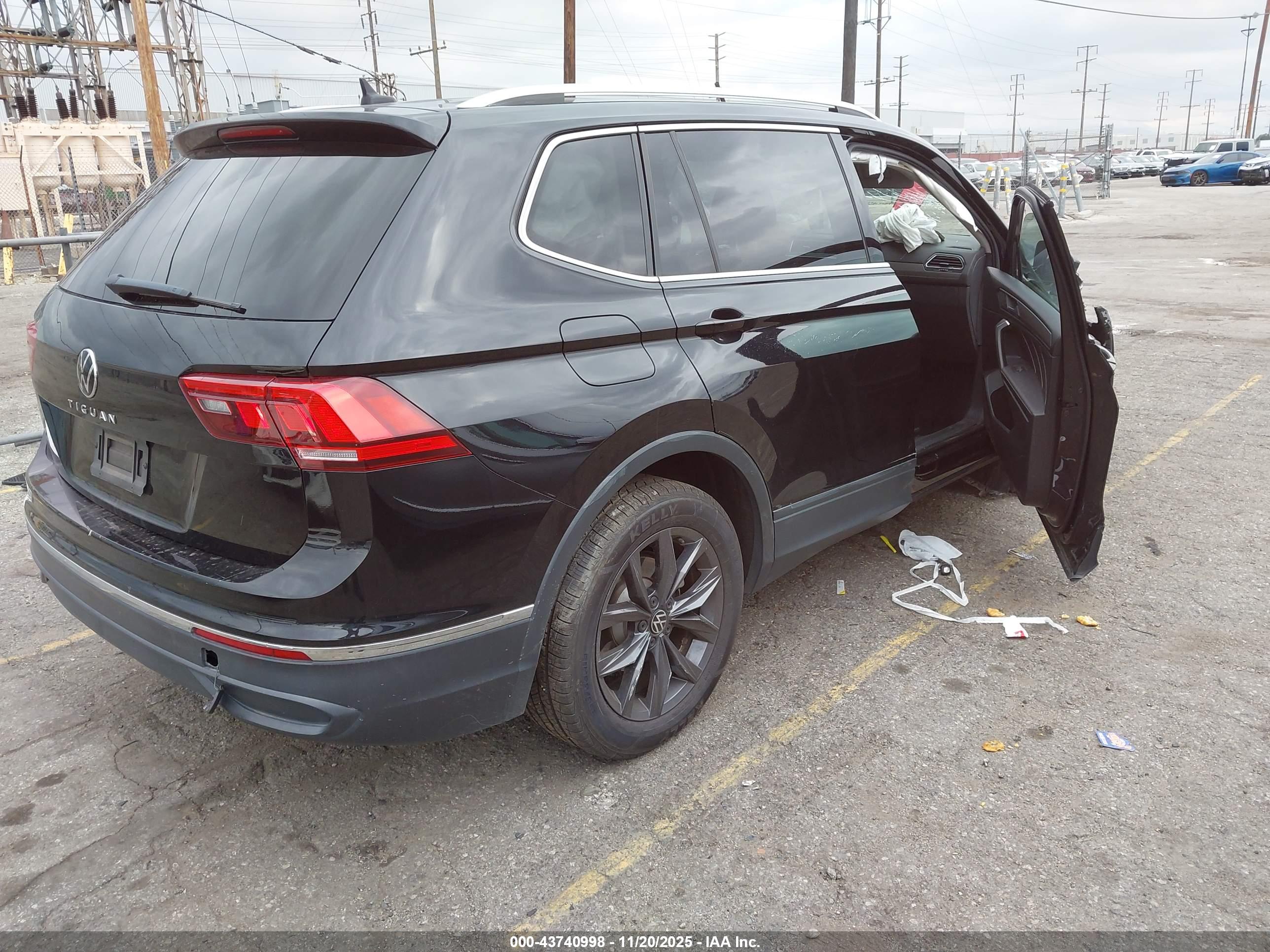 VOLKSWAGEN TIGUAN image 4