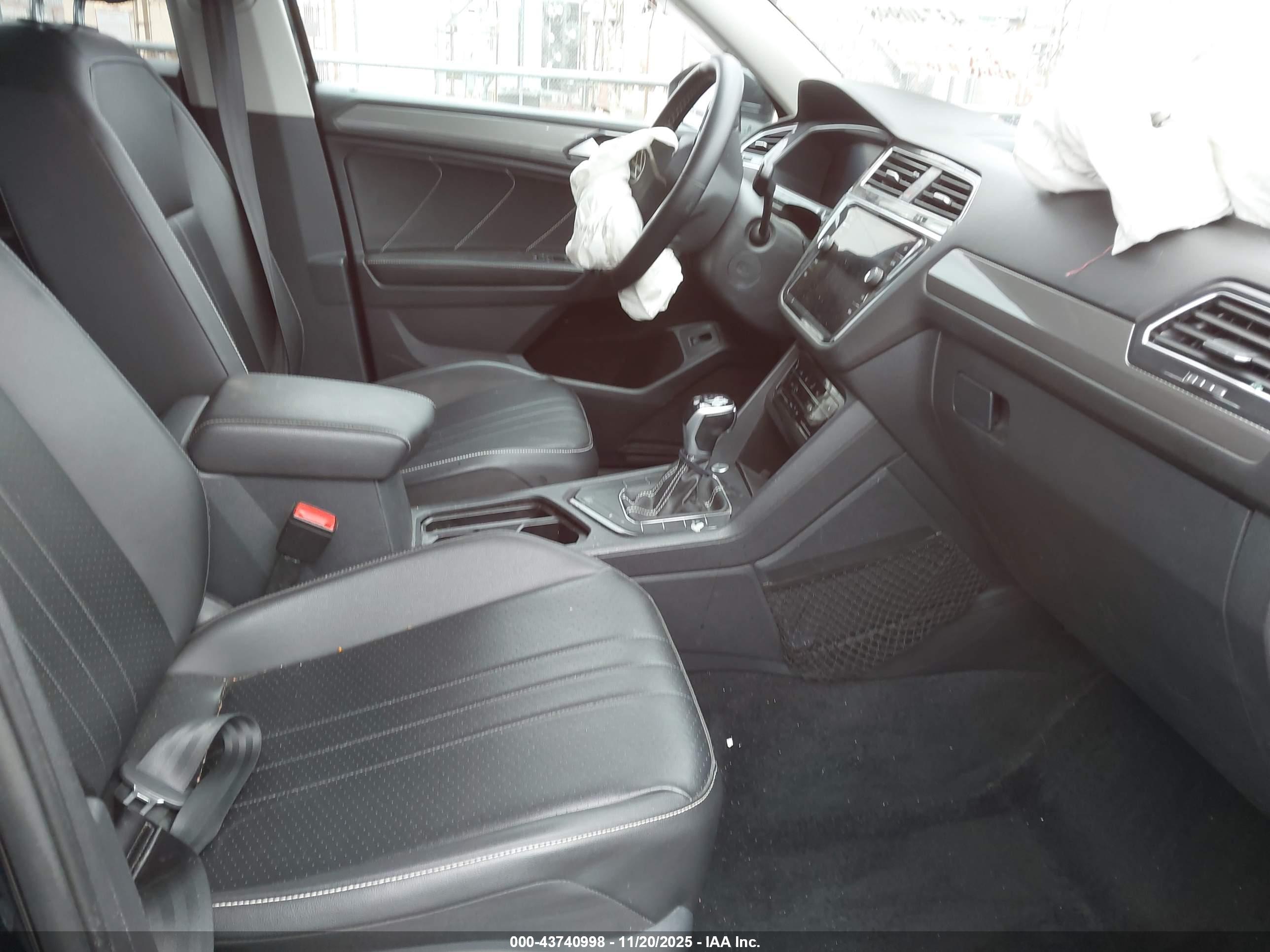 VOLKSWAGEN TIGUAN image 5