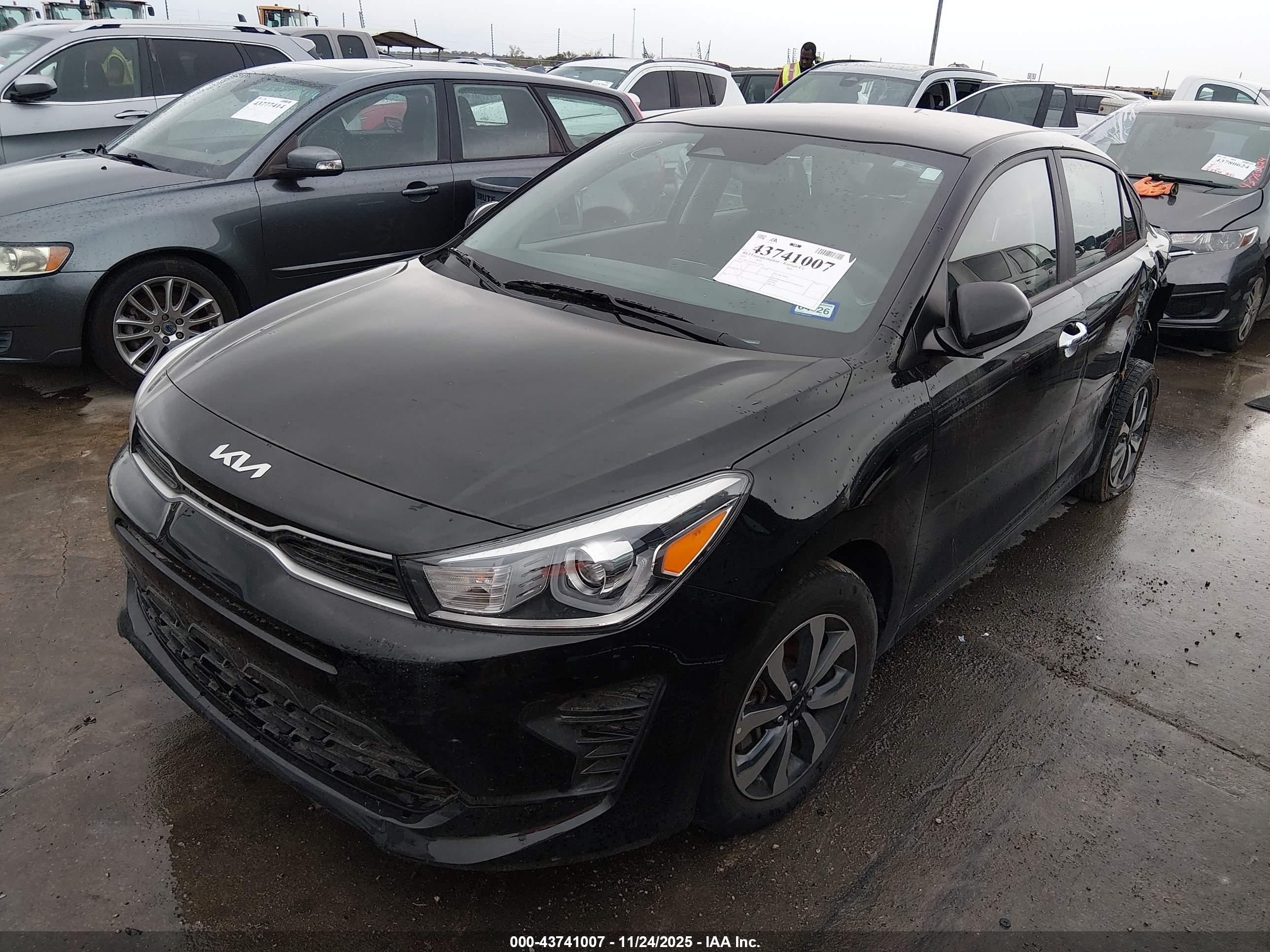KIA RIO image 2