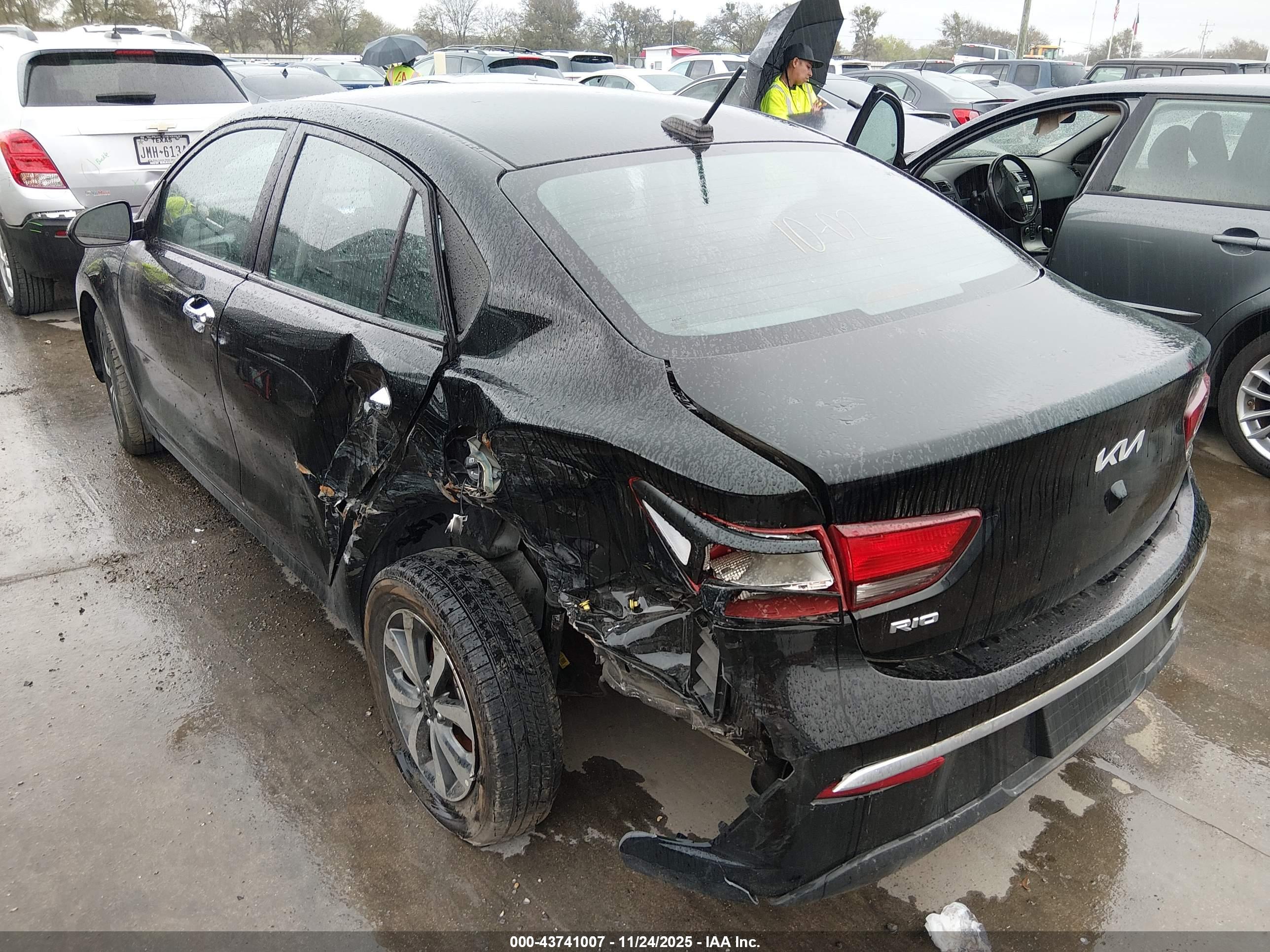 KIA RIO image 3