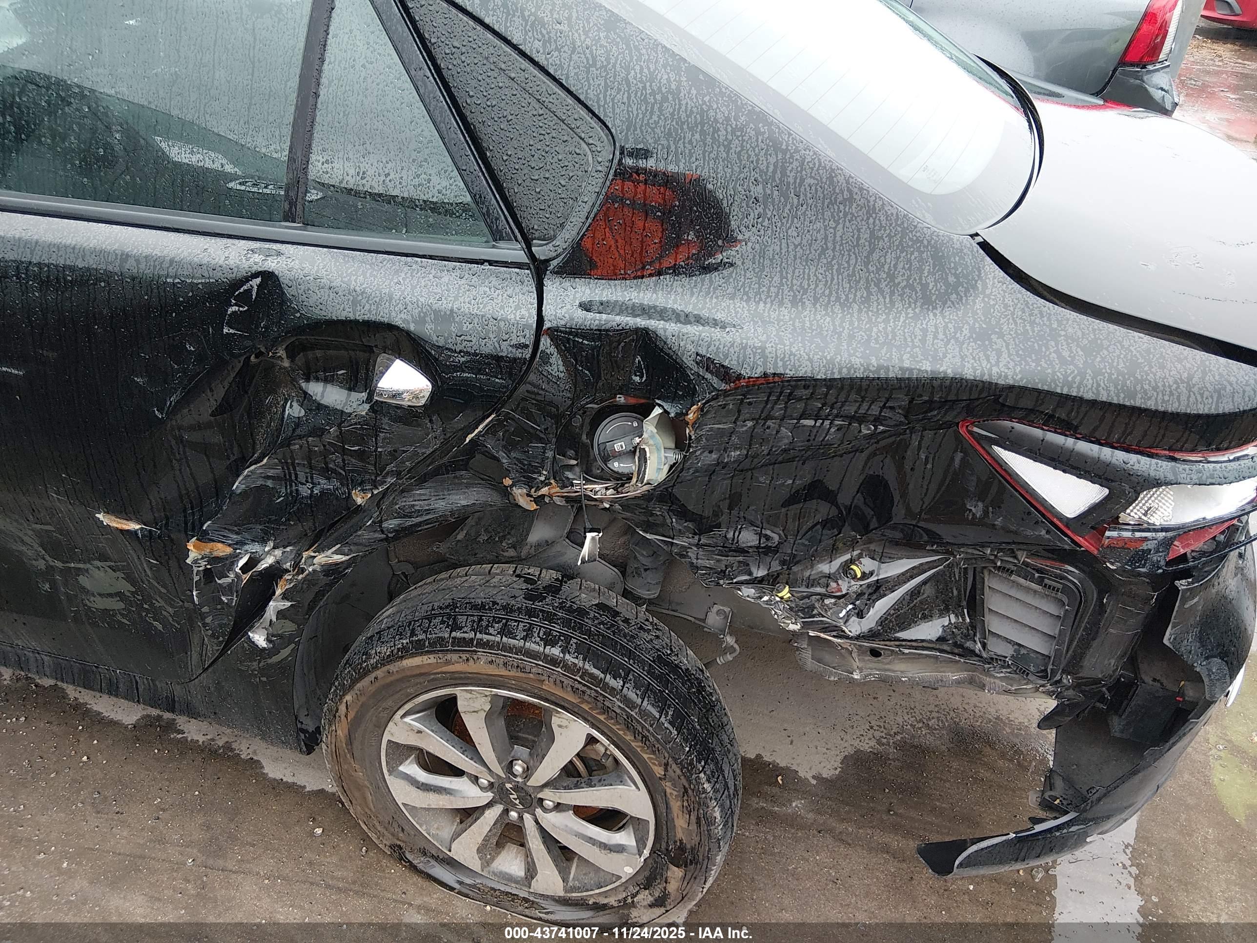 KIA RIO image 6