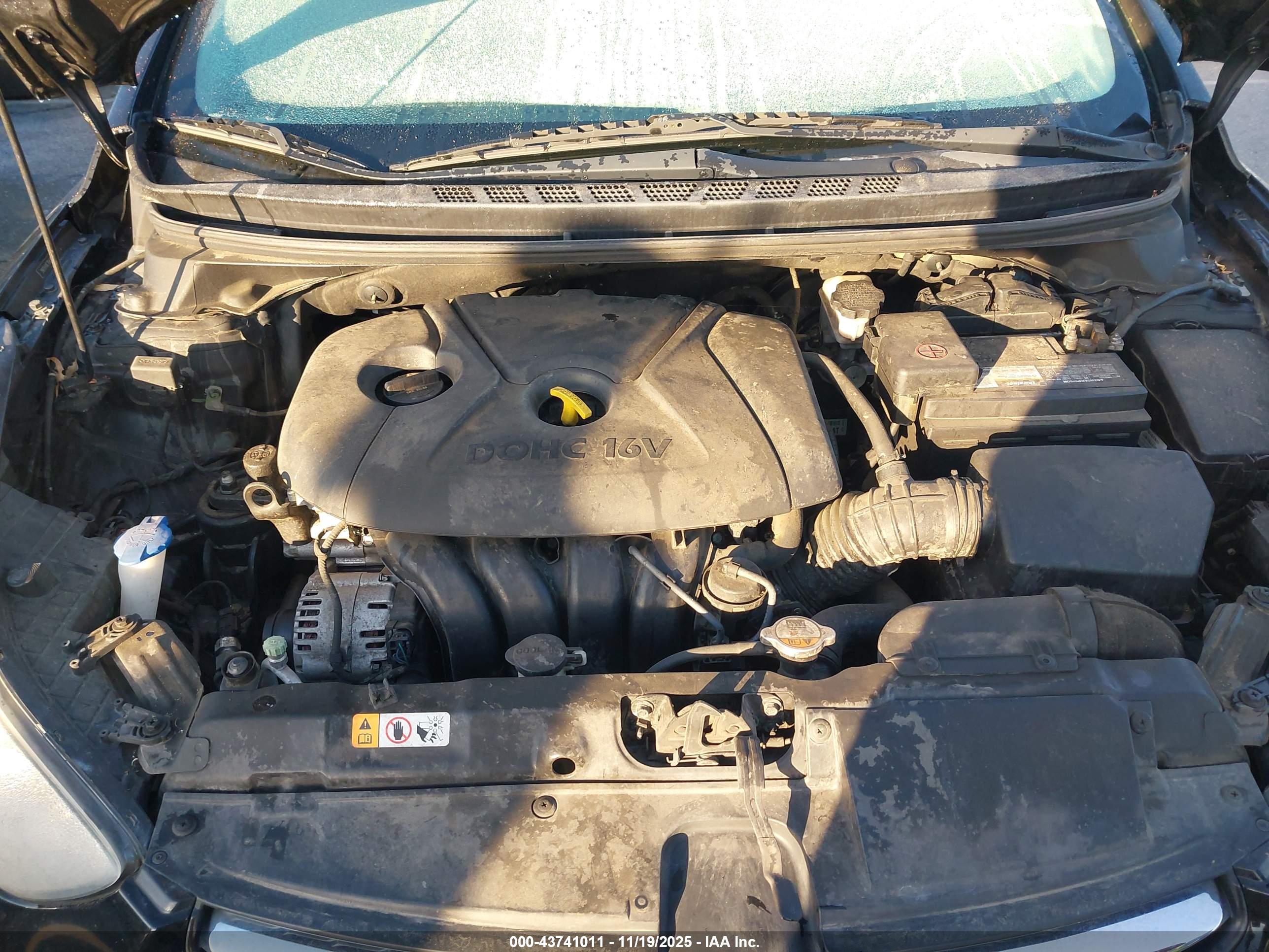 HYUNDAI ELANTRA image 10