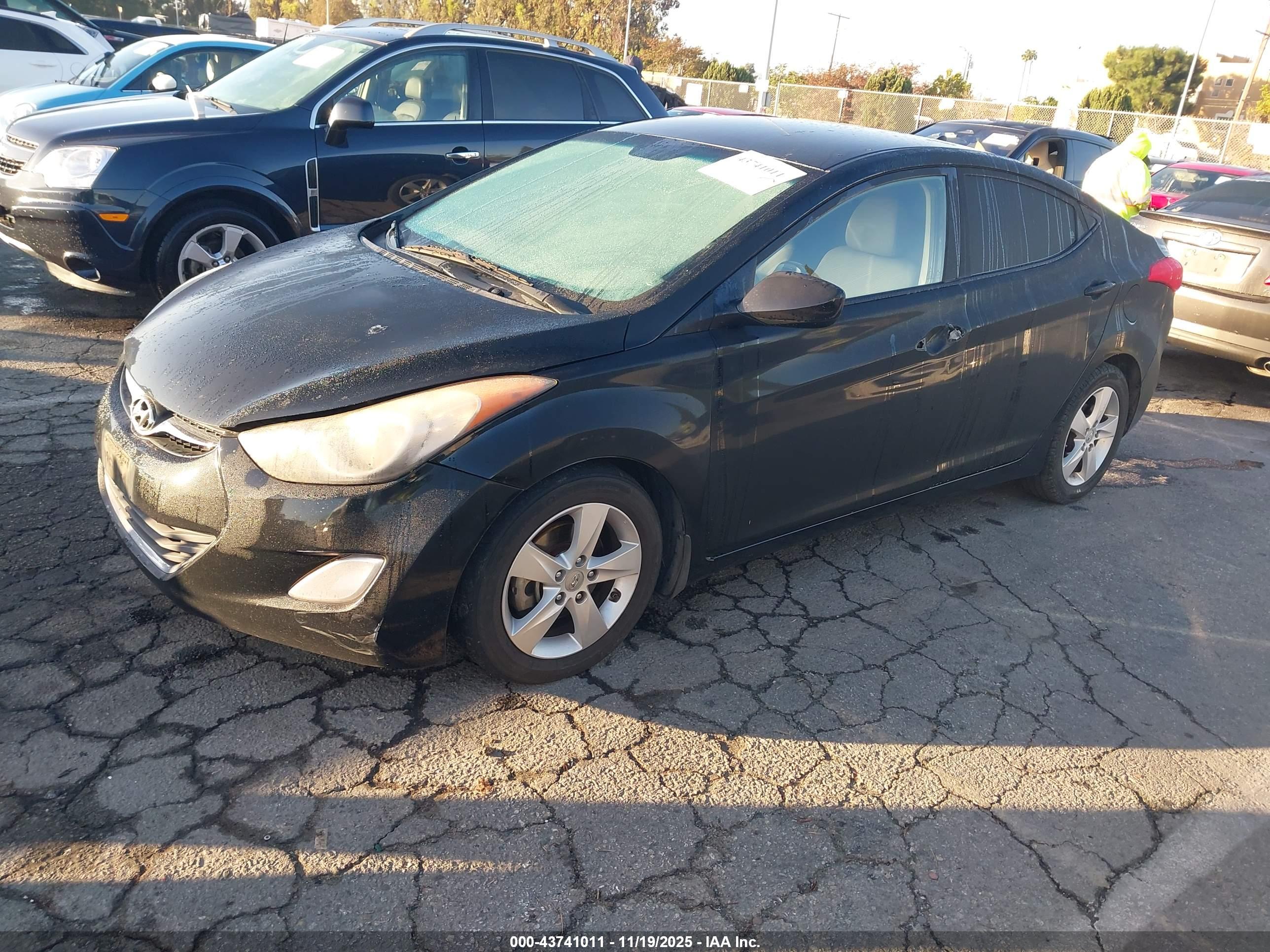 HYUNDAI ELANTRA image 2