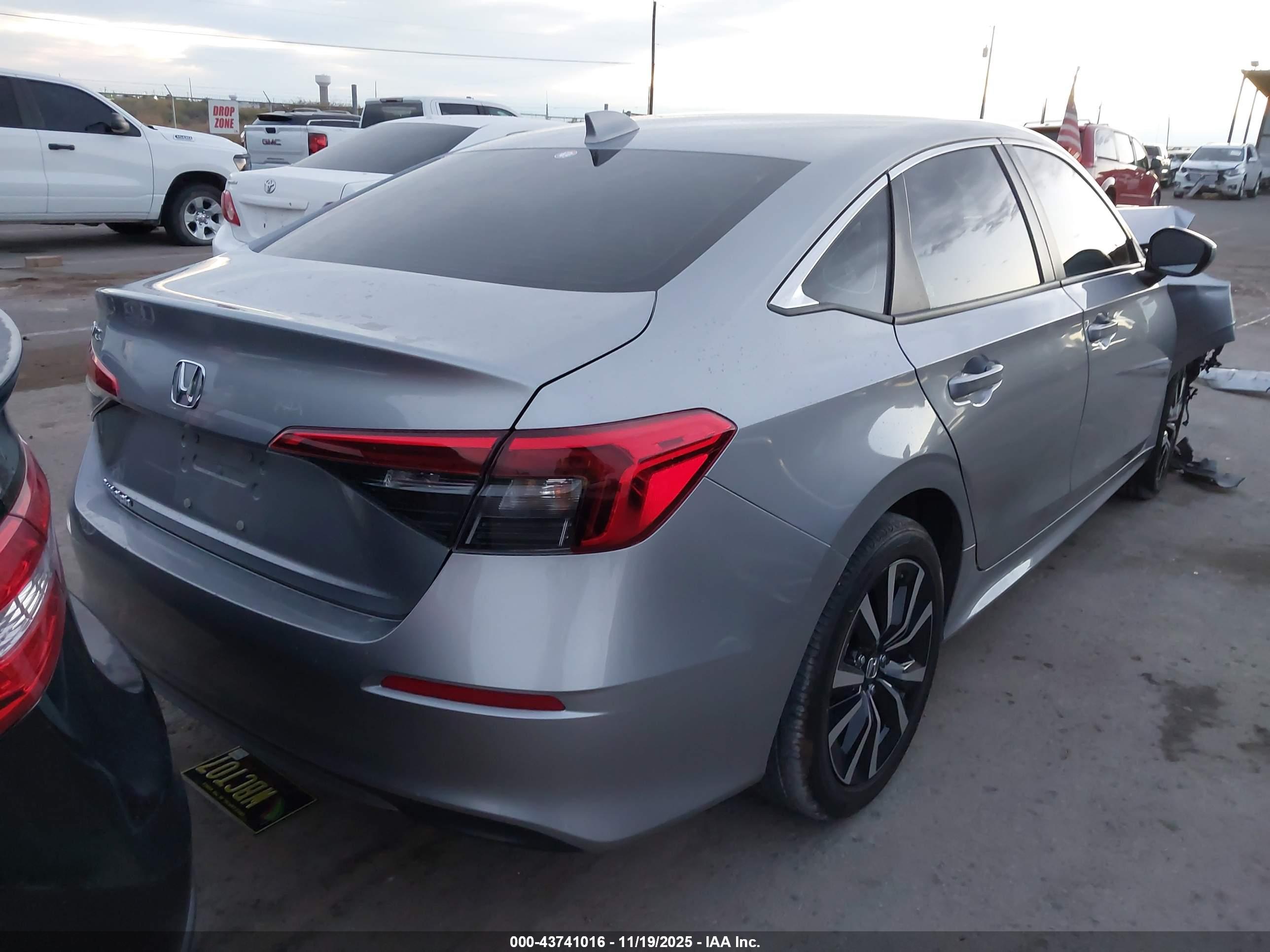 HONDA CIVIC image 4