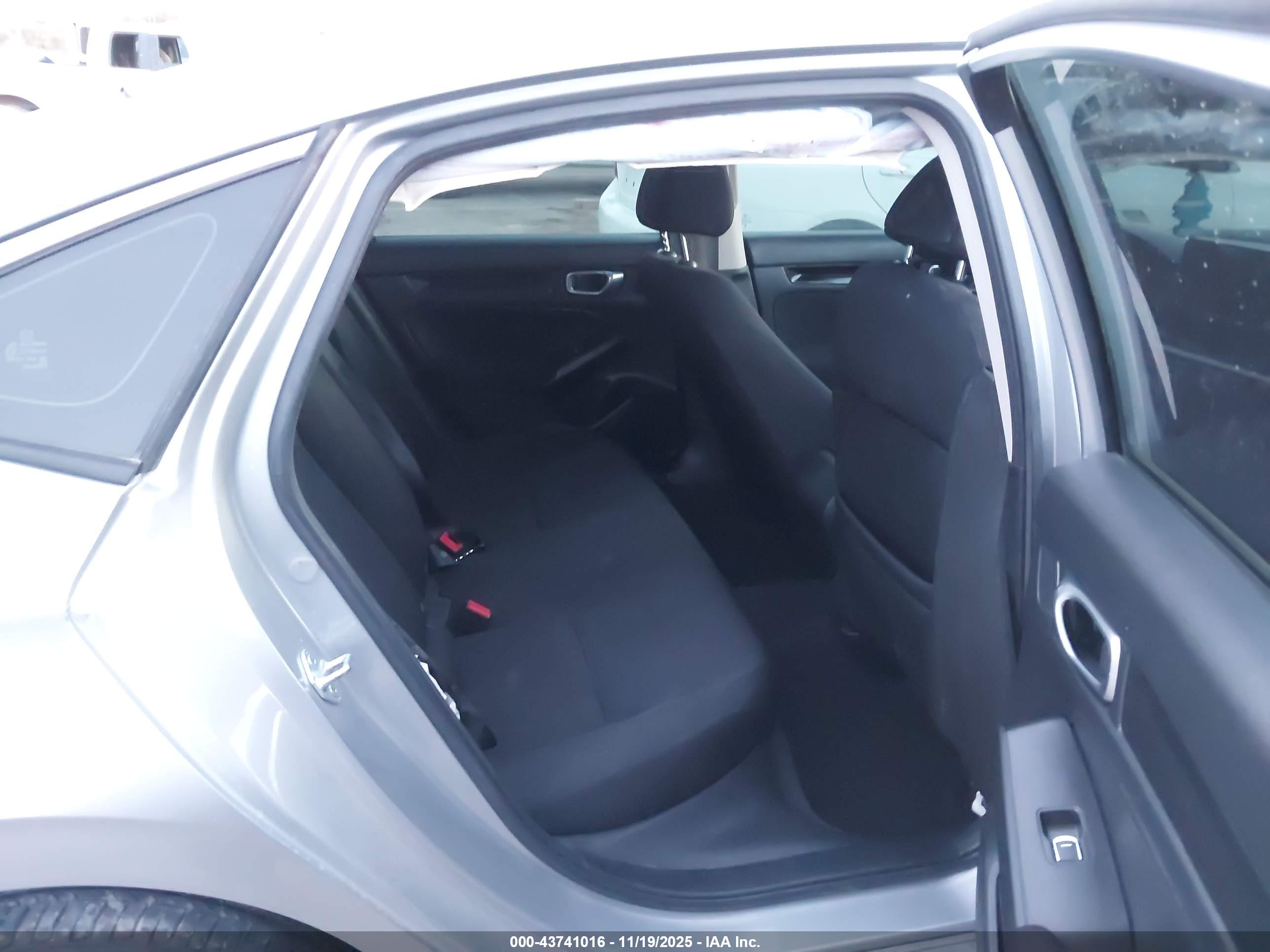 HONDA CIVIC image 8