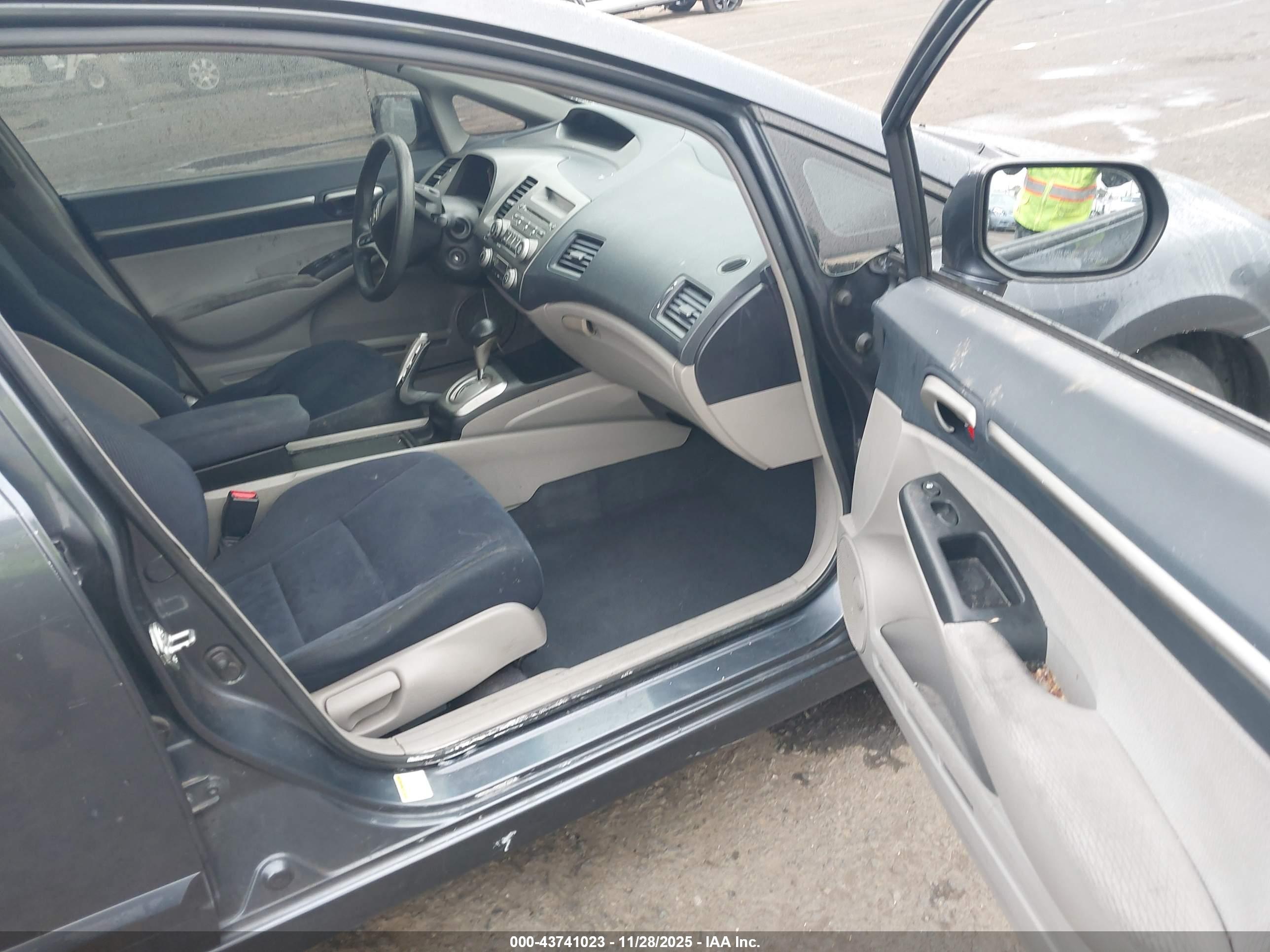 HONDA CIVIC image 5