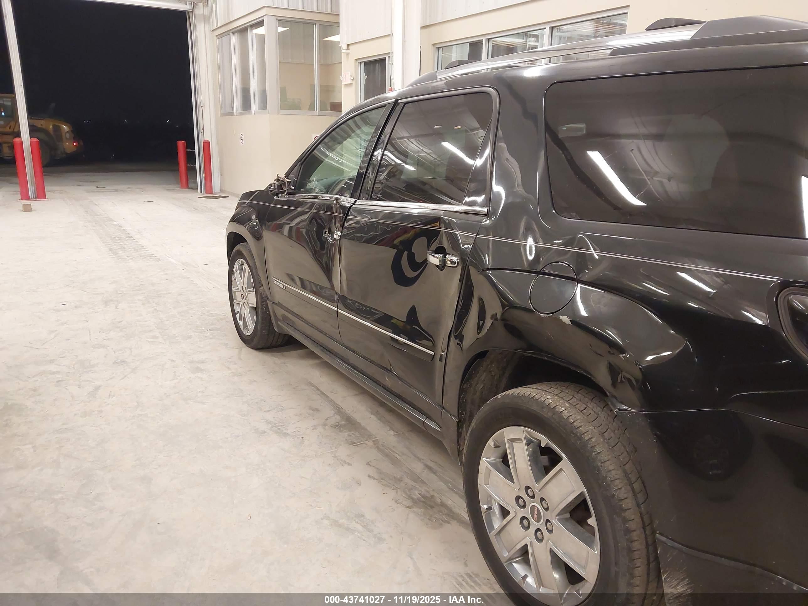 GMC ACADIA image 6