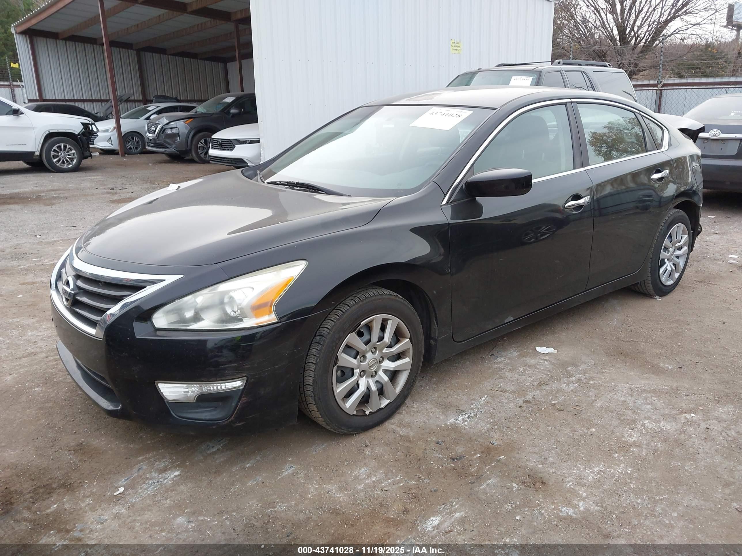 NISSAN ALTIMA image 2