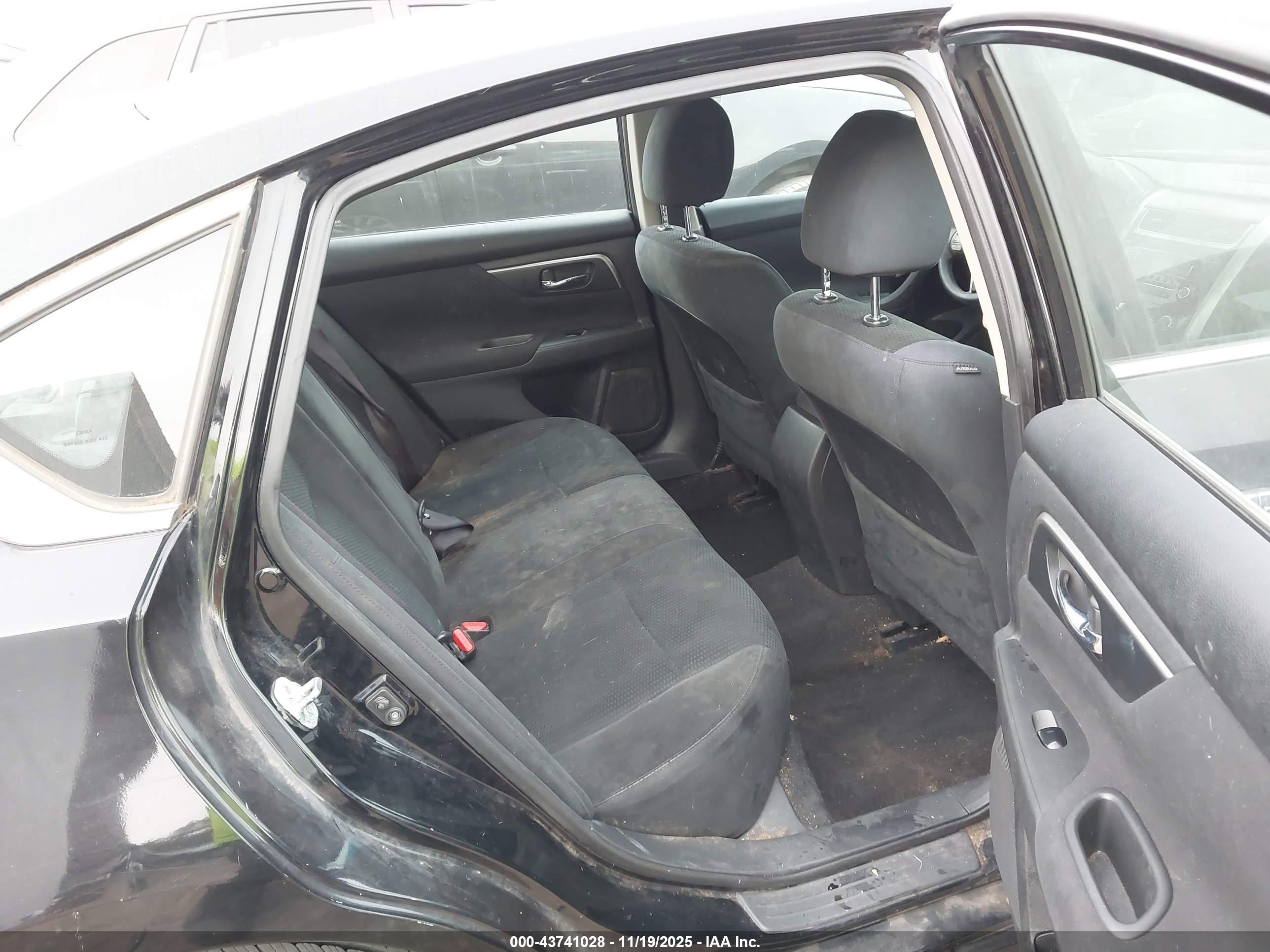 NISSAN ALTIMA image 8