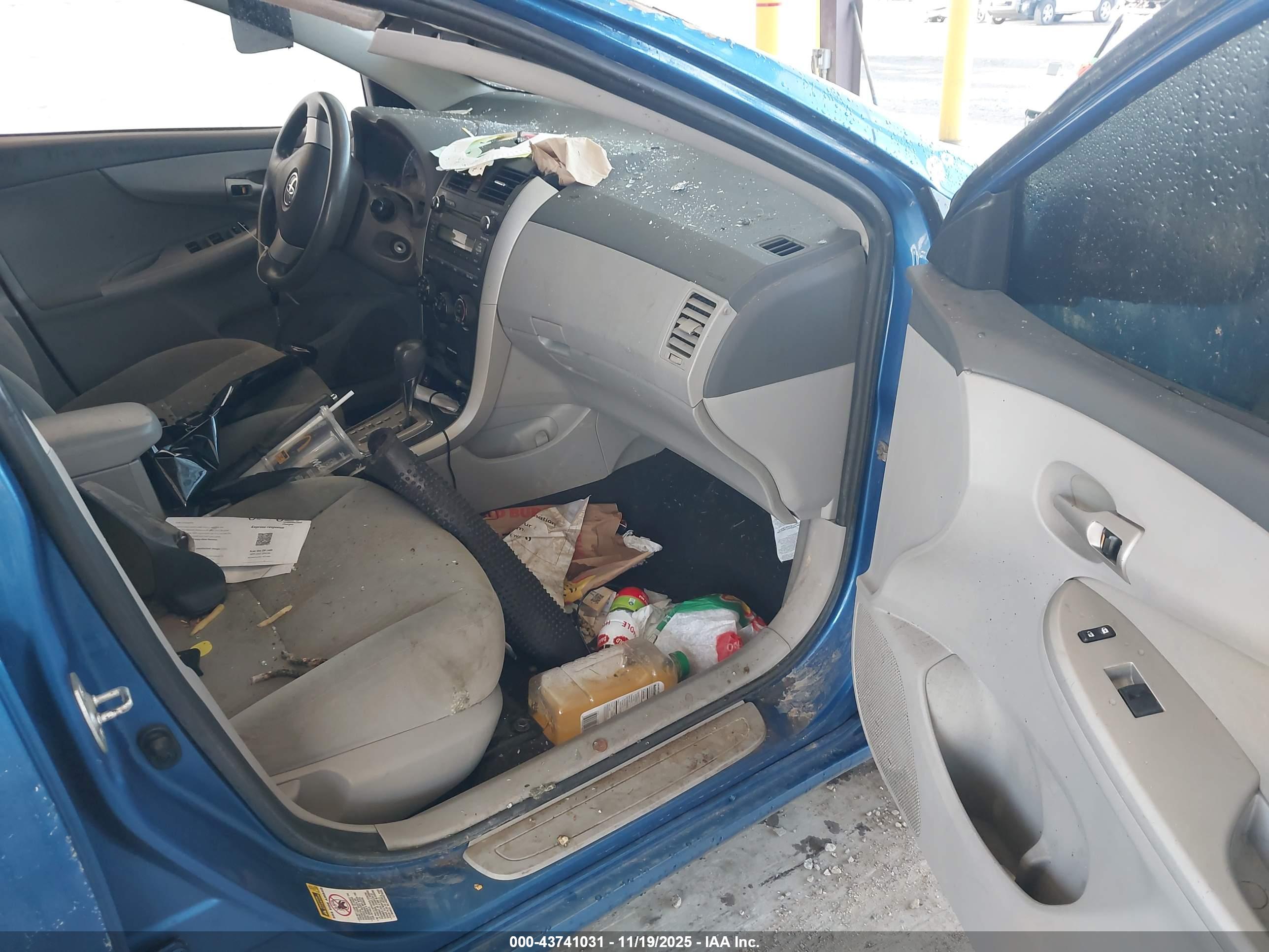 TOYOTA COROLLA image 5