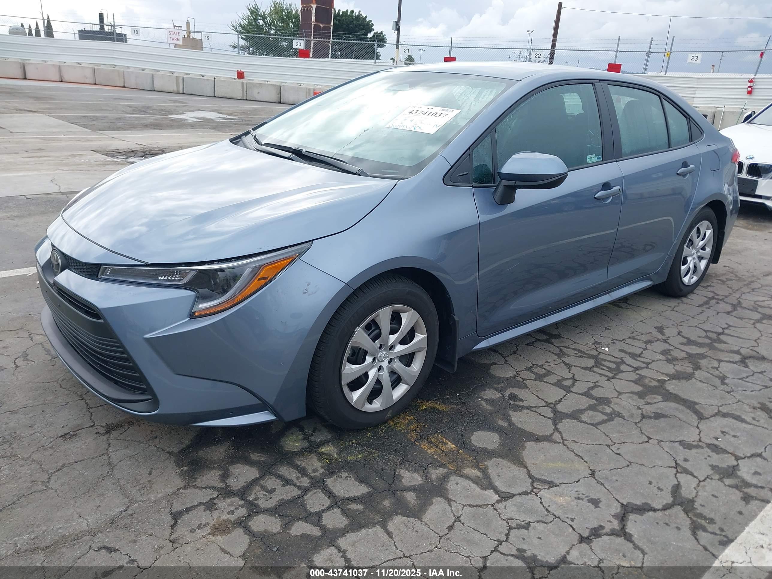 TOYOTA COROLLA image 2