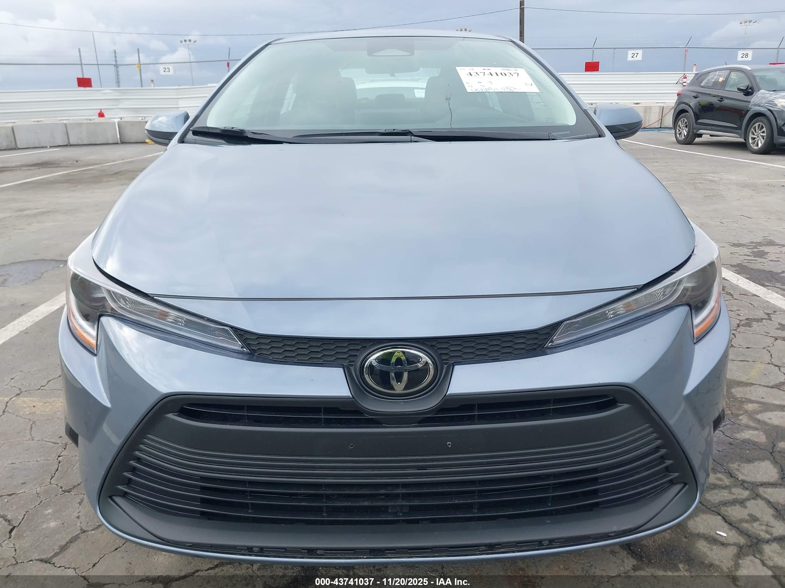 TOYOTA COROLLA image 6