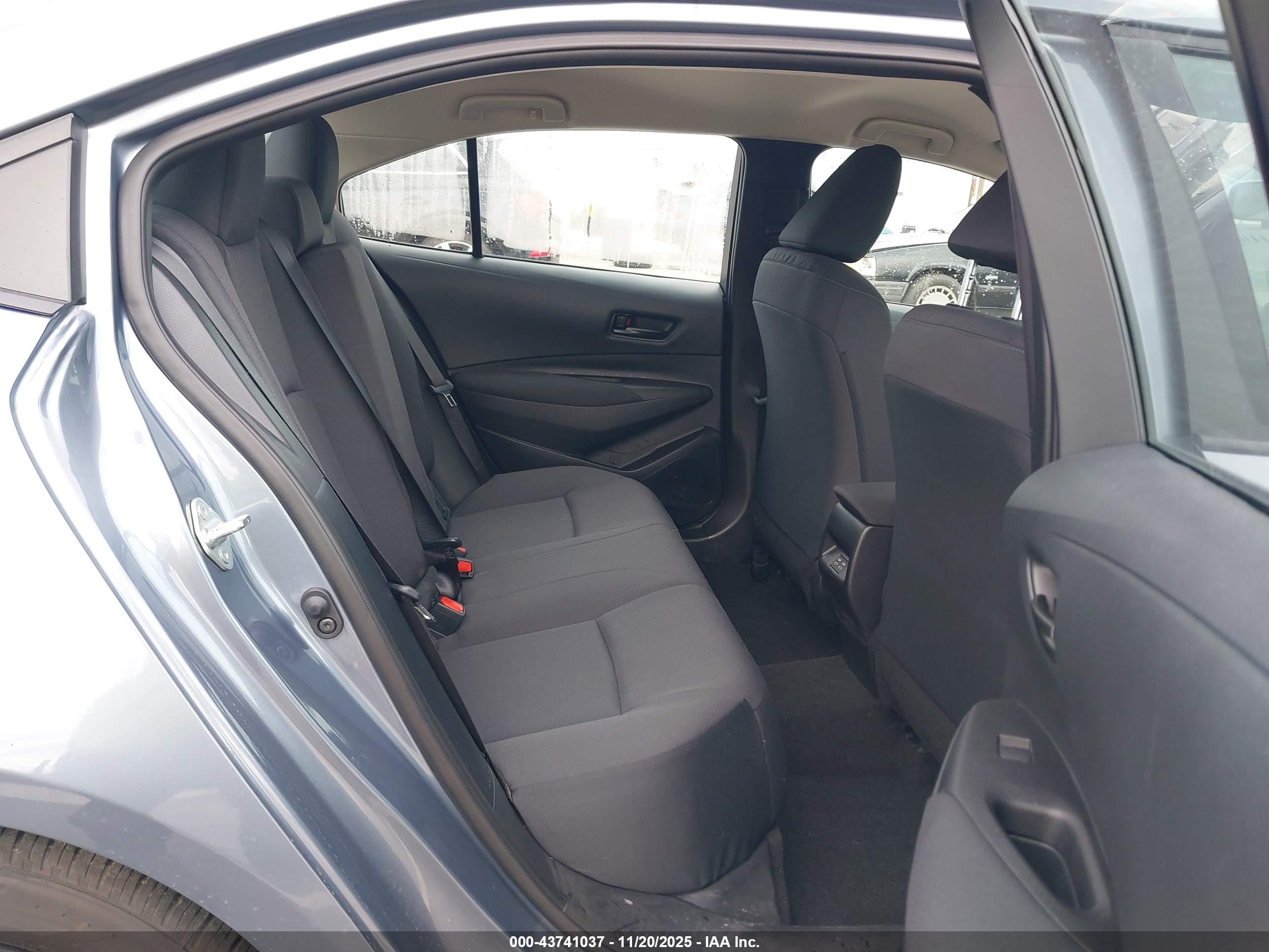 TOYOTA COROLLA image 8