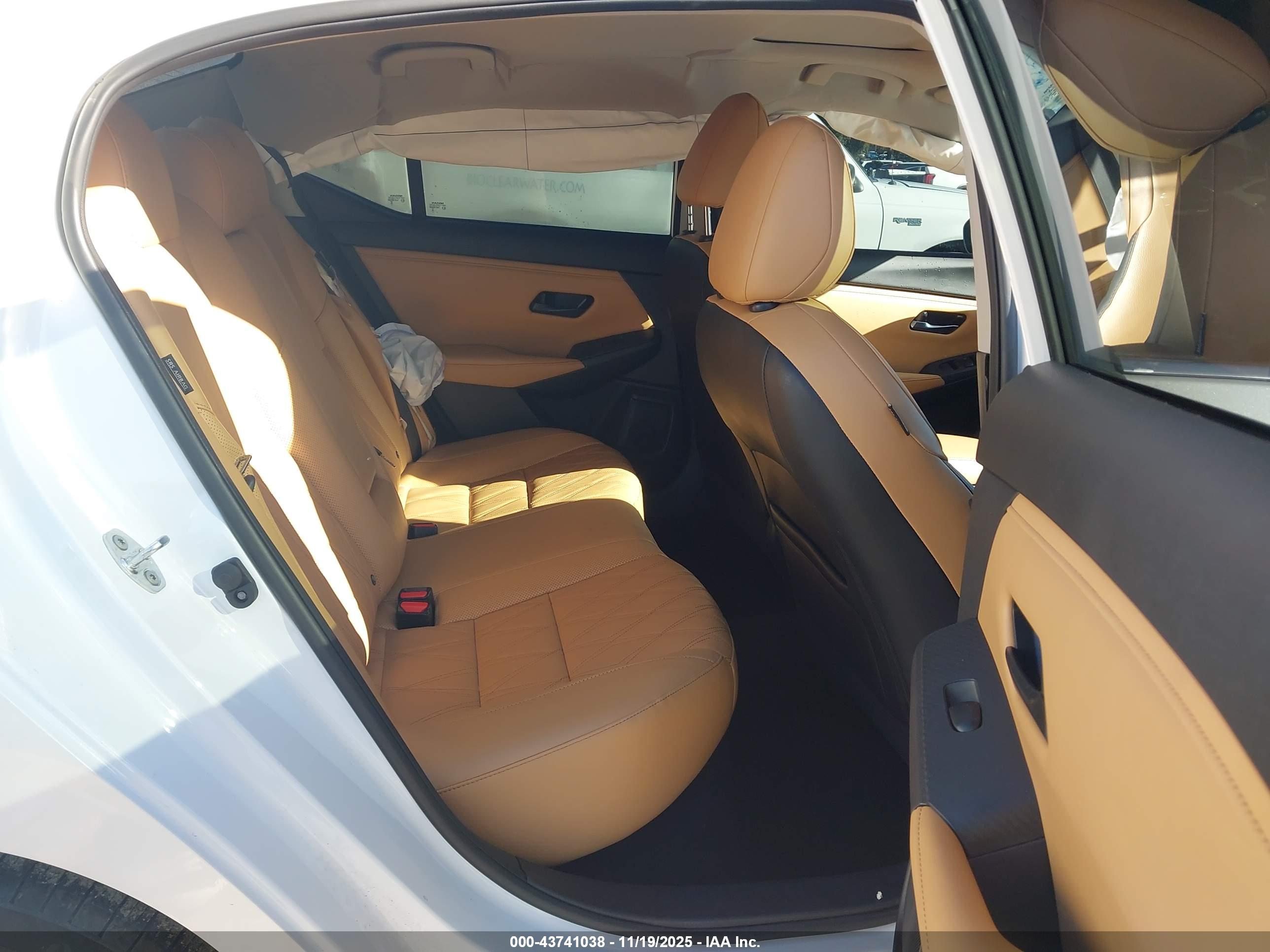 NISSAN SENTRA image 8