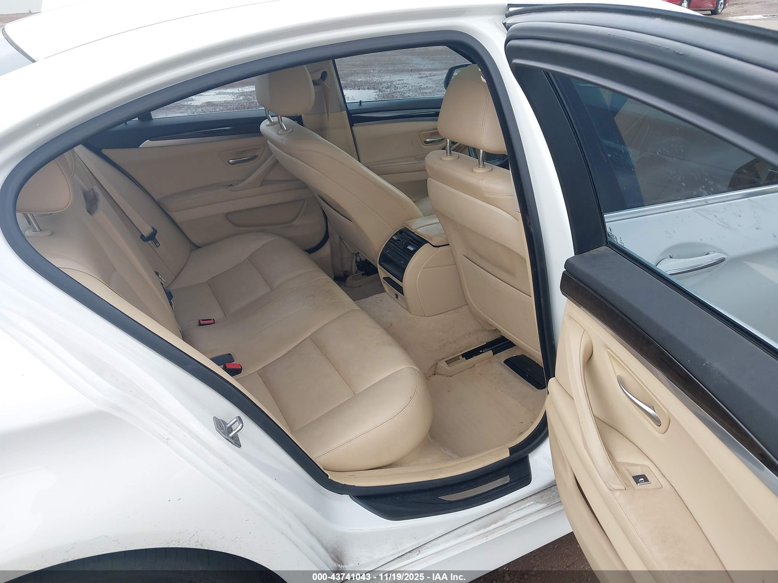 BMW 535I image 8