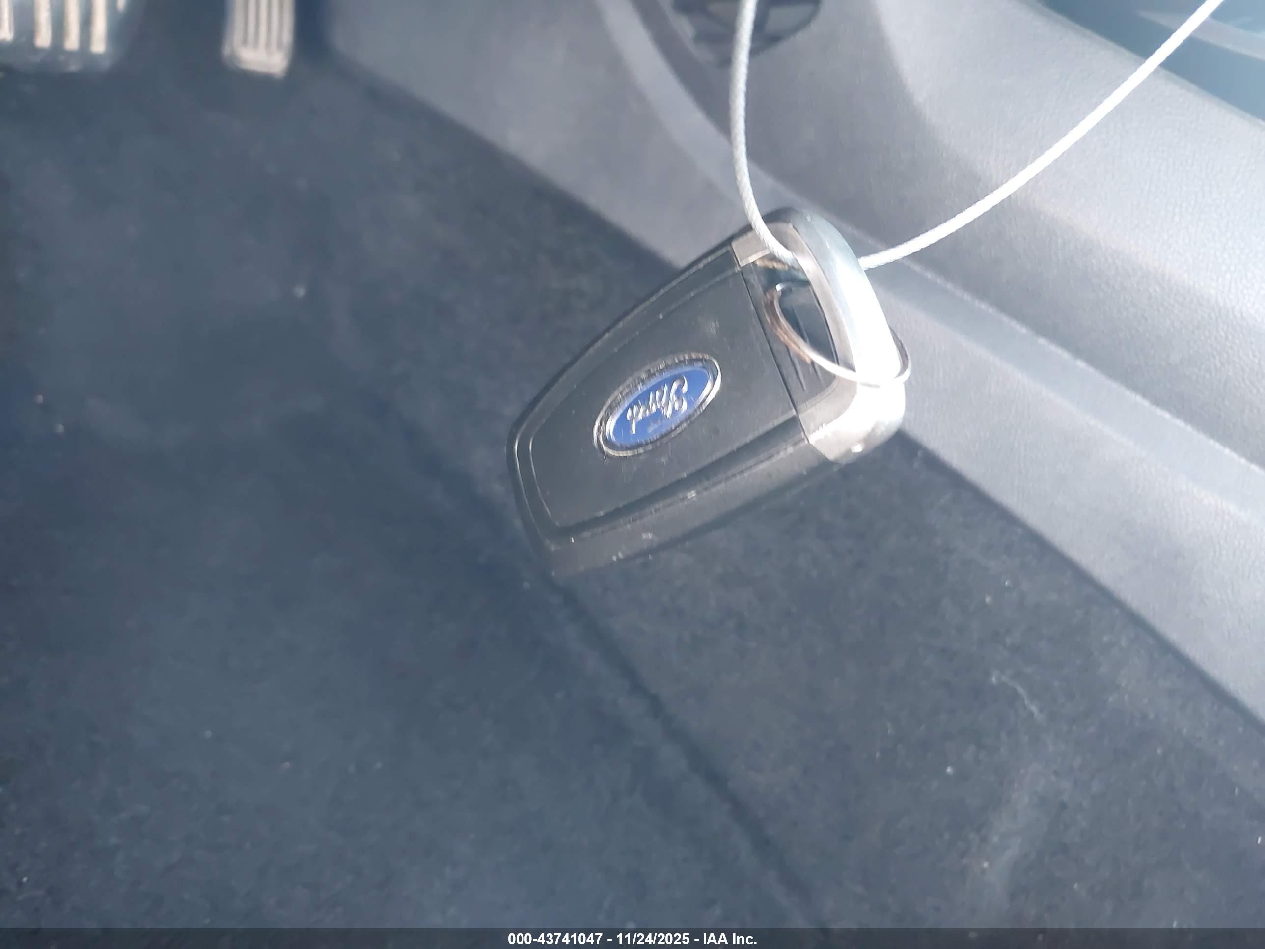 FORD FUSION image 11