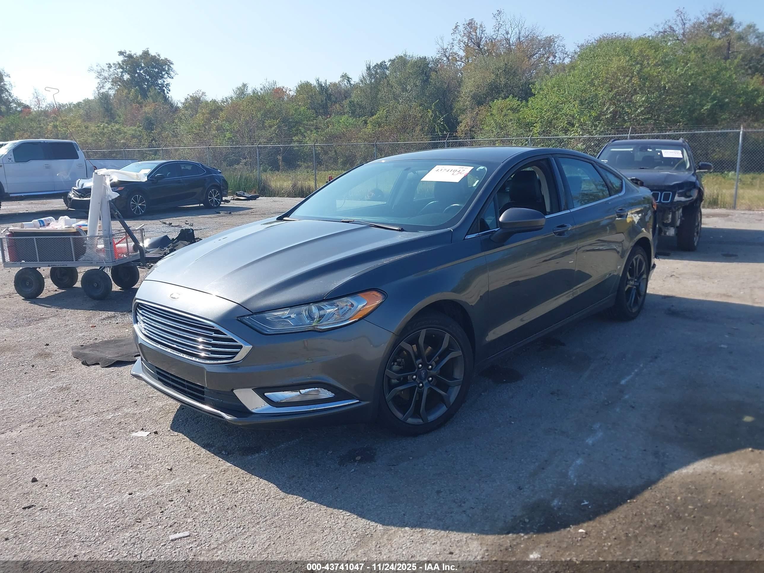 FORD FUSION image 2