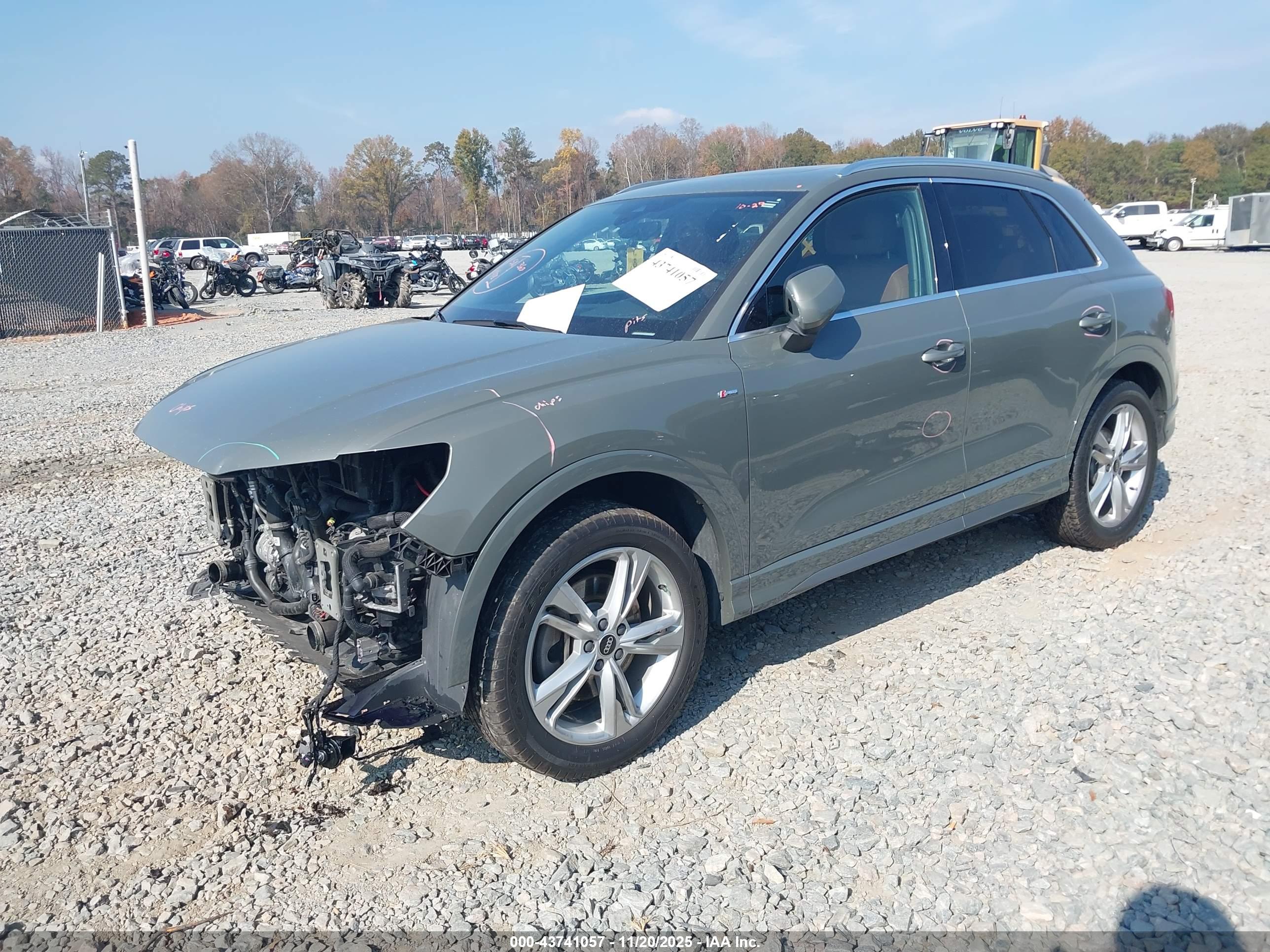 AUDI Q3 image 2