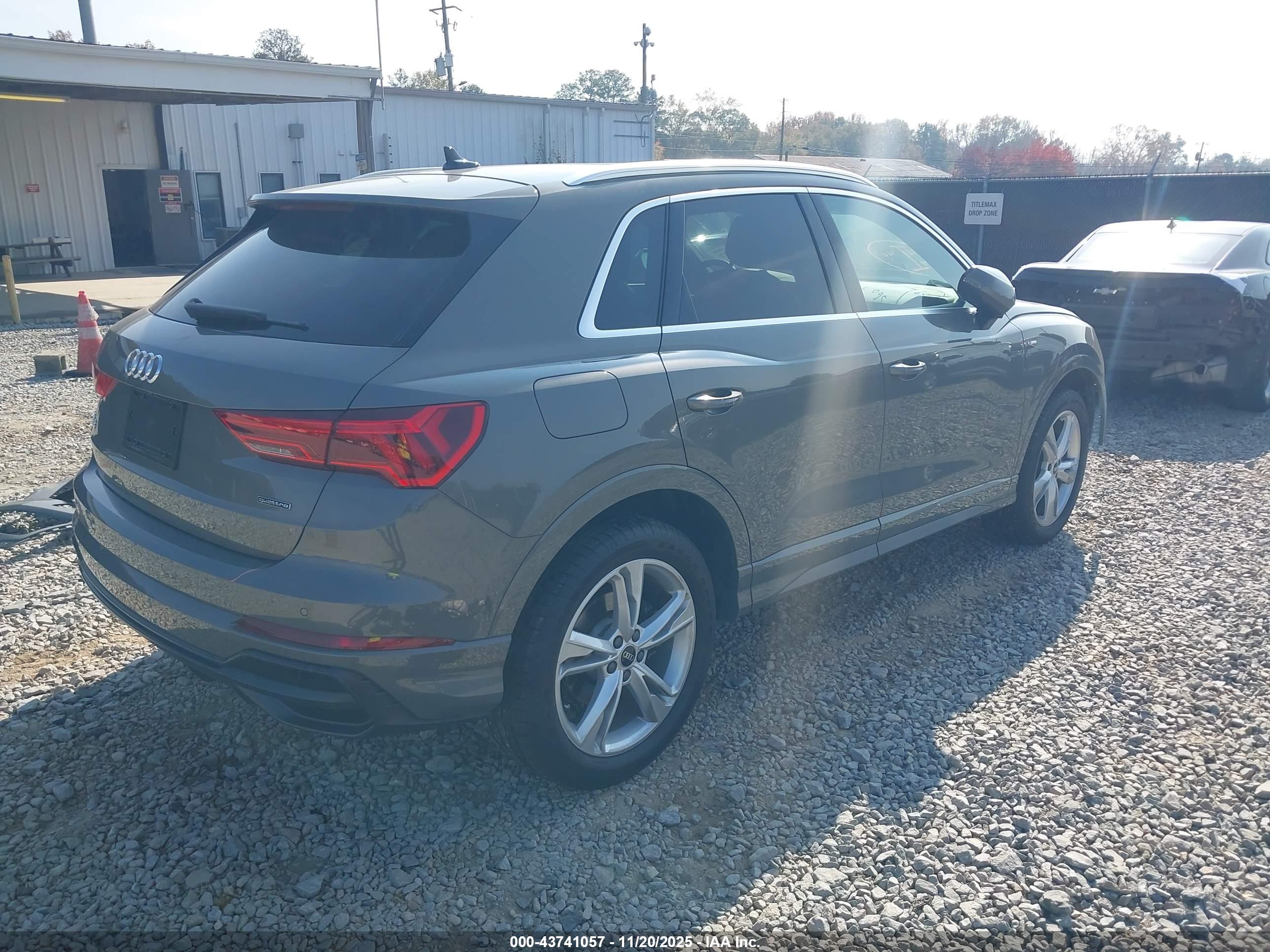 AUDI Q3 image 4
