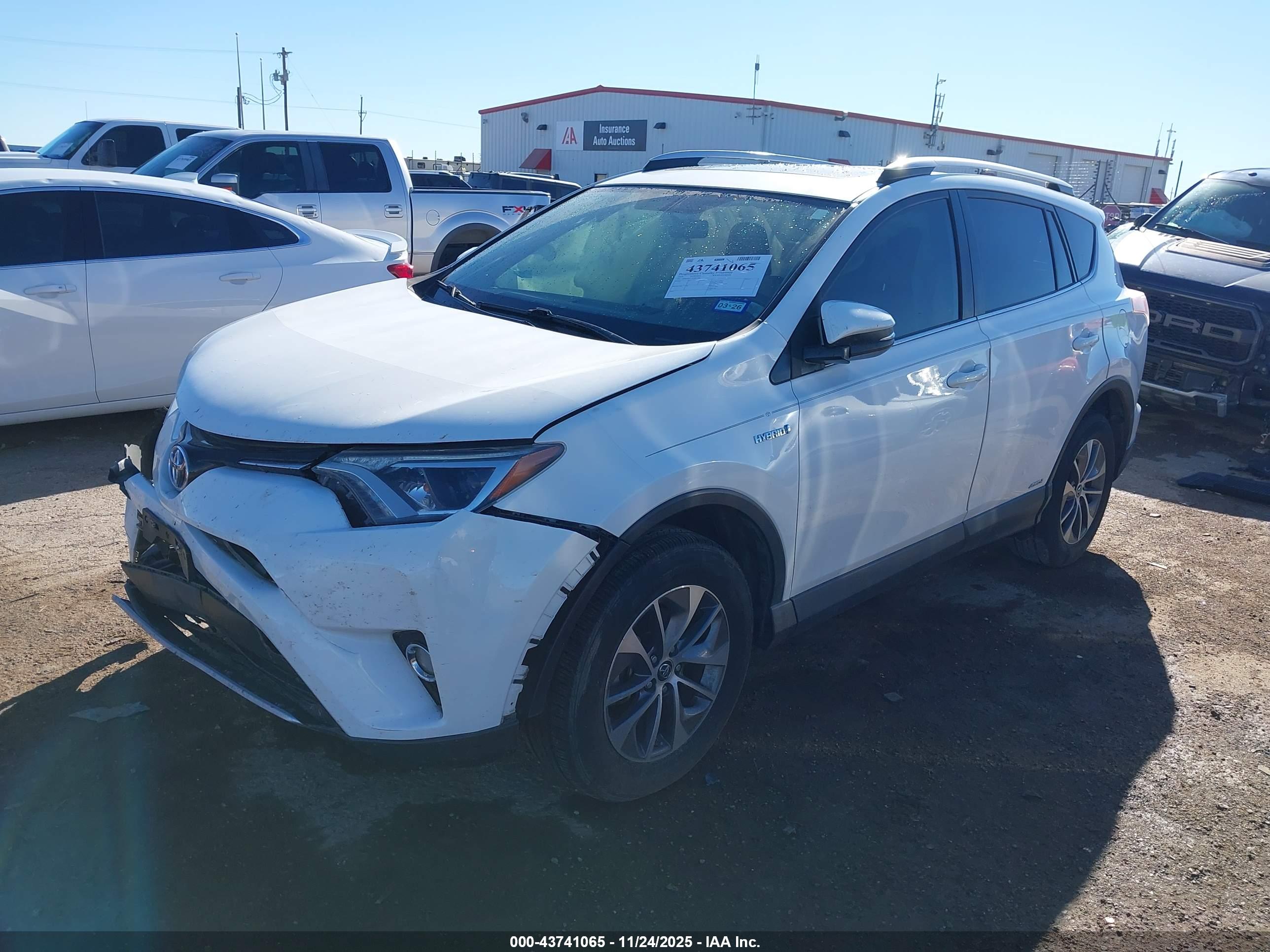 TOYOTA RAV4 image 2