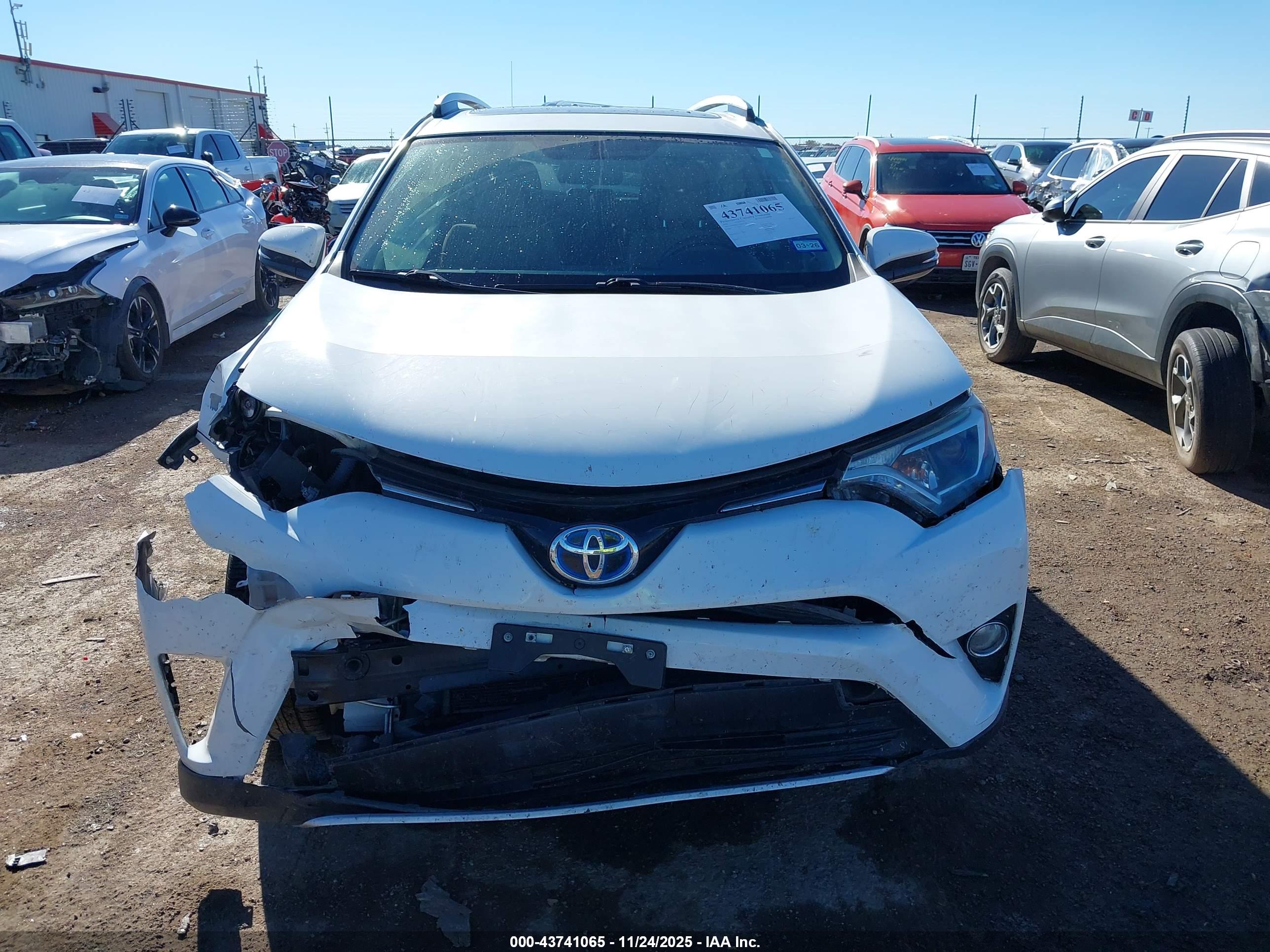 TOYOTA RAV4 image 6