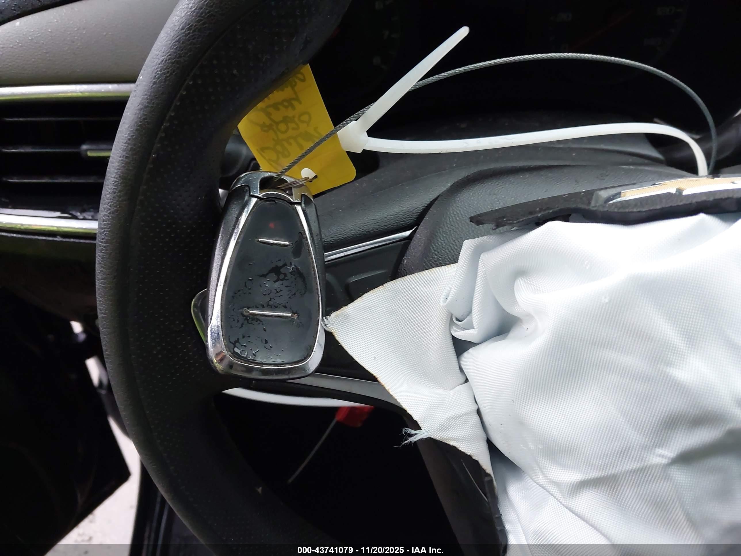CHEVROLET EQUINOX image 11