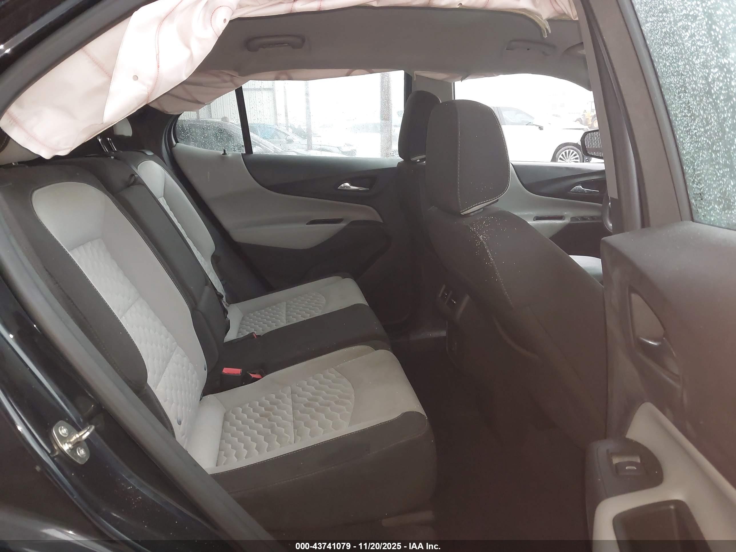 CHEVROLET EQUINOX image 8