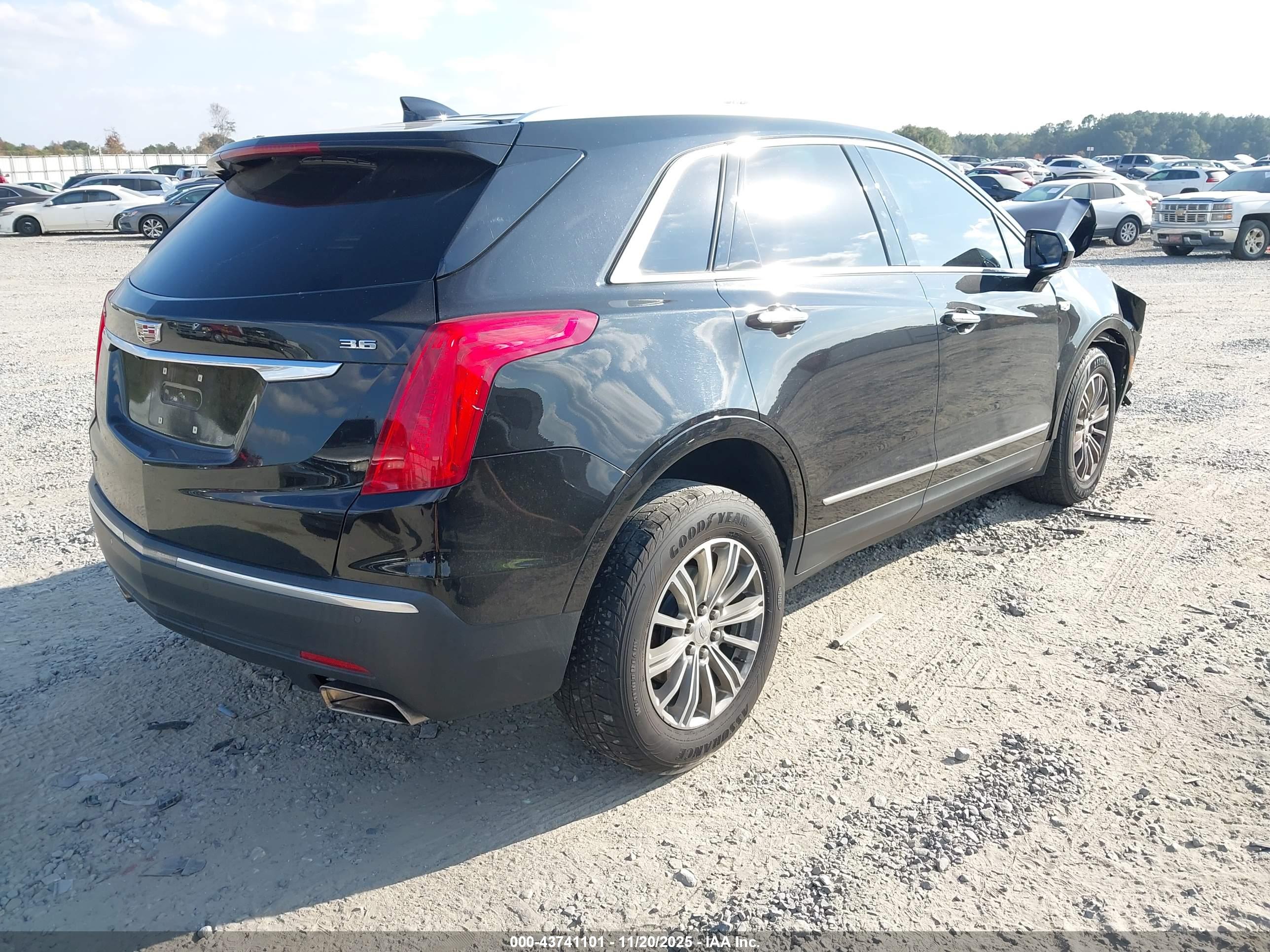 CADILLAC XT5 image 4