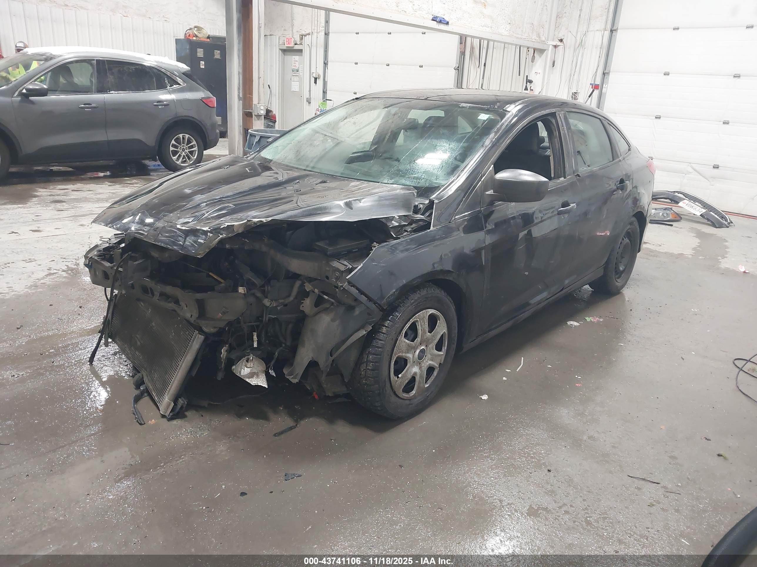 FORD FOCUS image 2