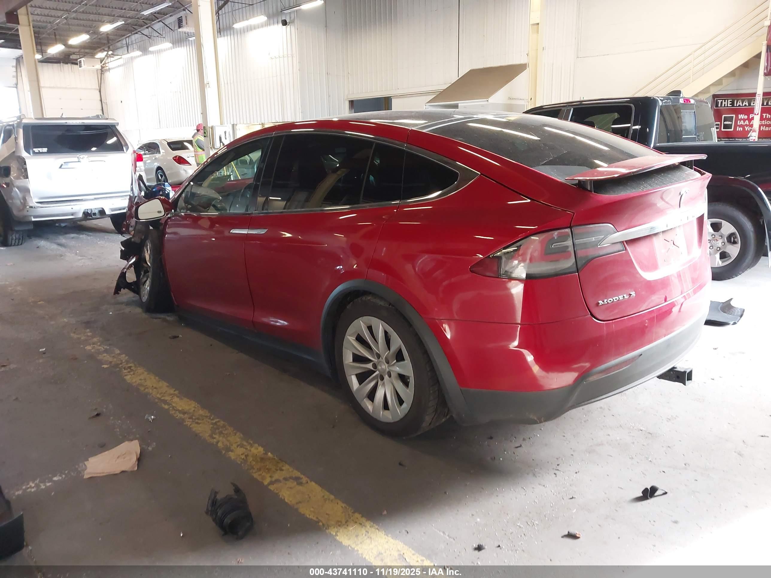 TESLA MODEL image 3
