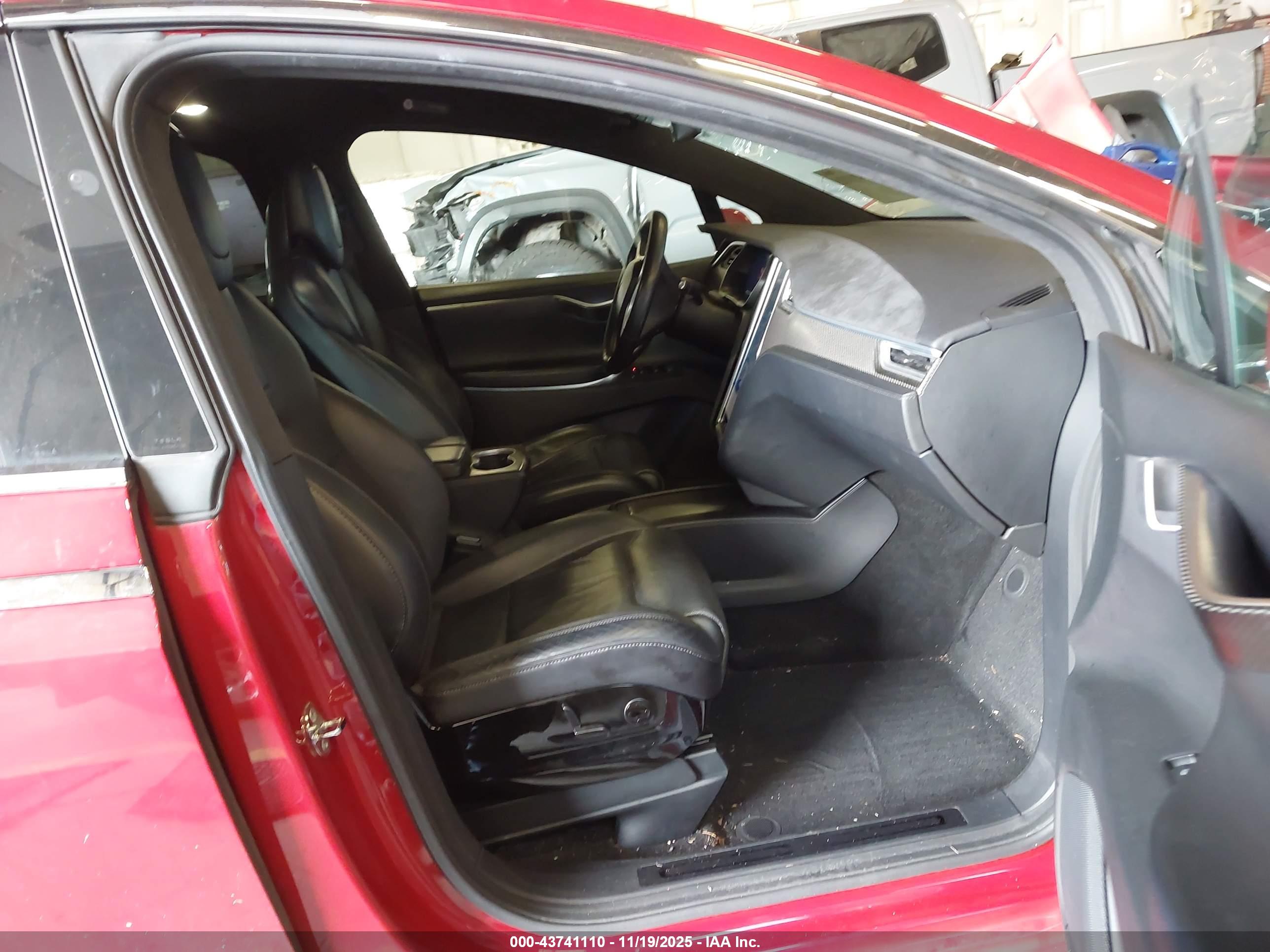 TESLA MODEL image 5