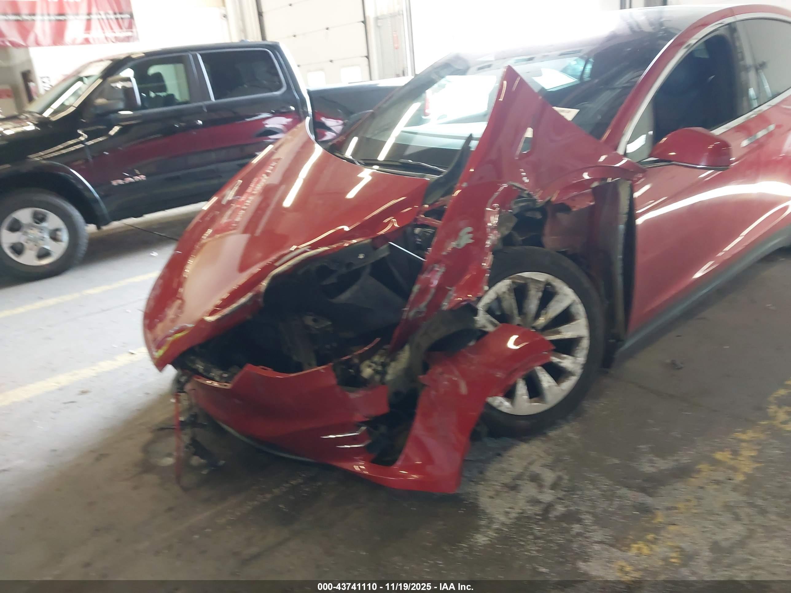 TESLA MODEL image 6