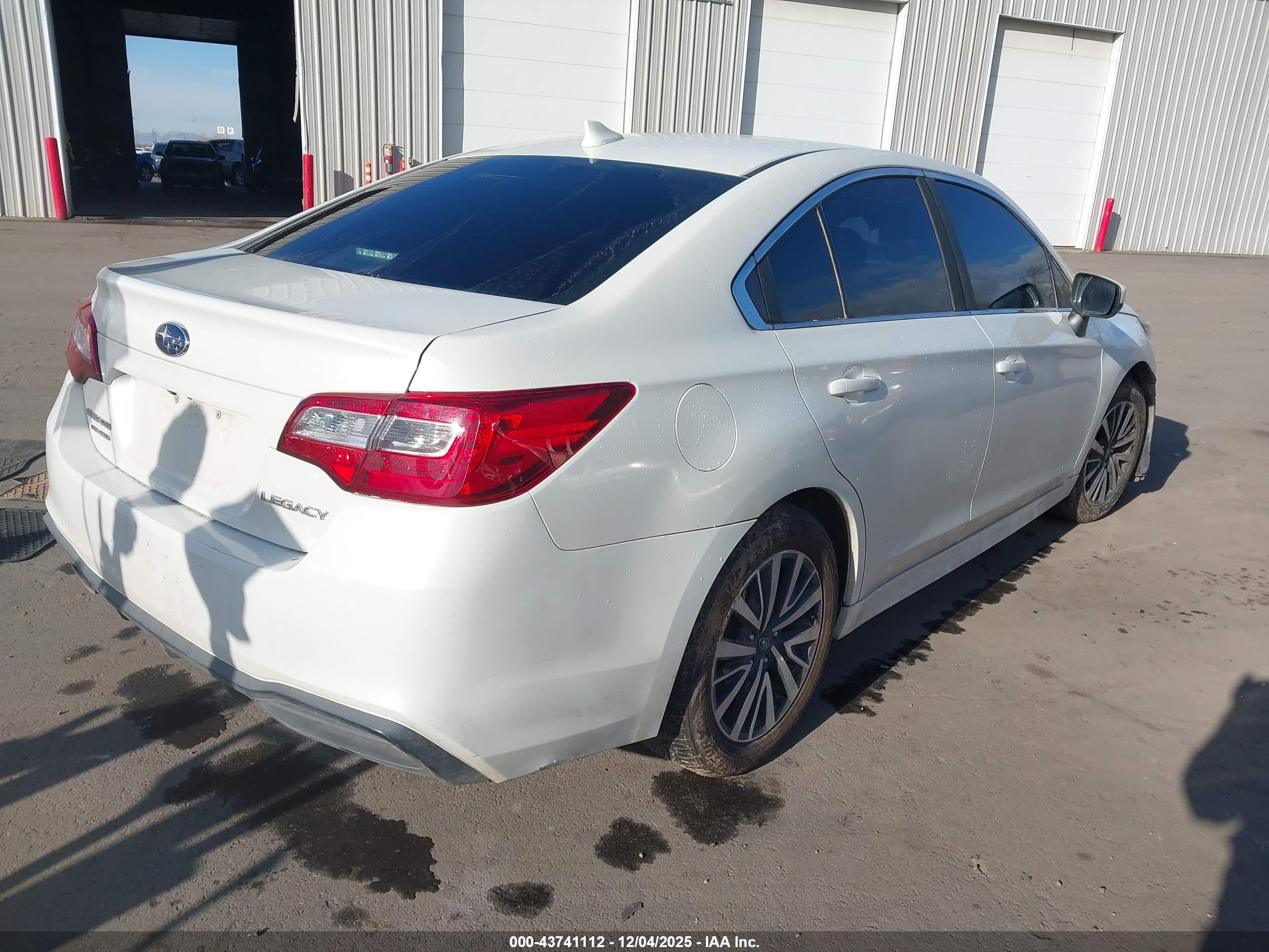 SUBARU LEGACY image 4