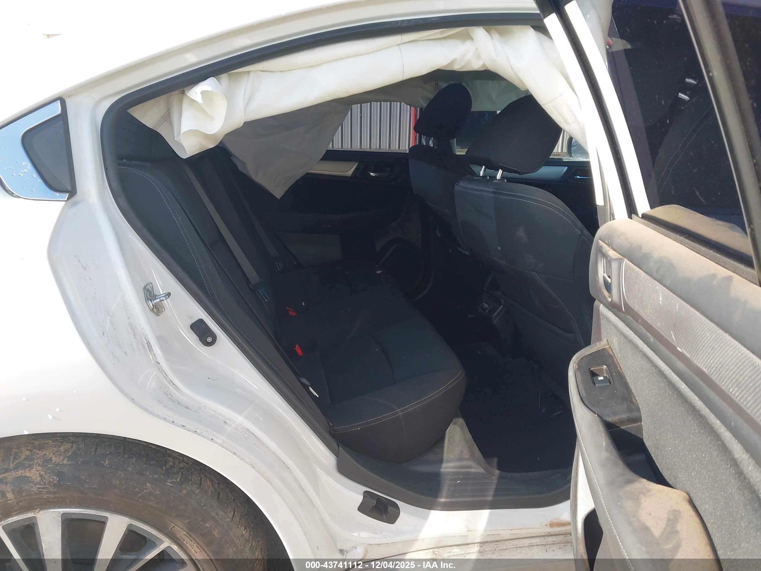 SUBARU LEGACY image 8