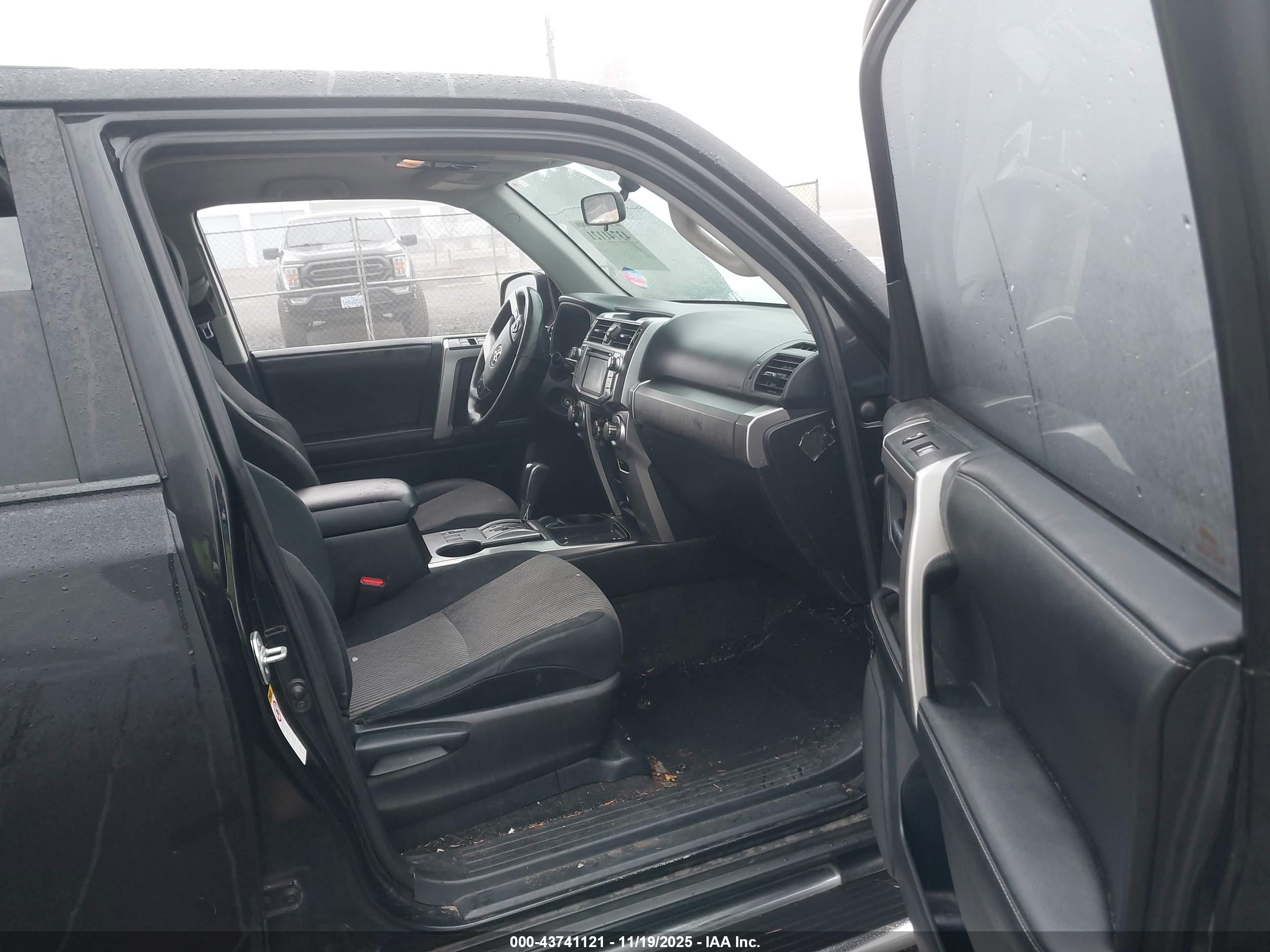 TOYOTA 4RUNNER image 5