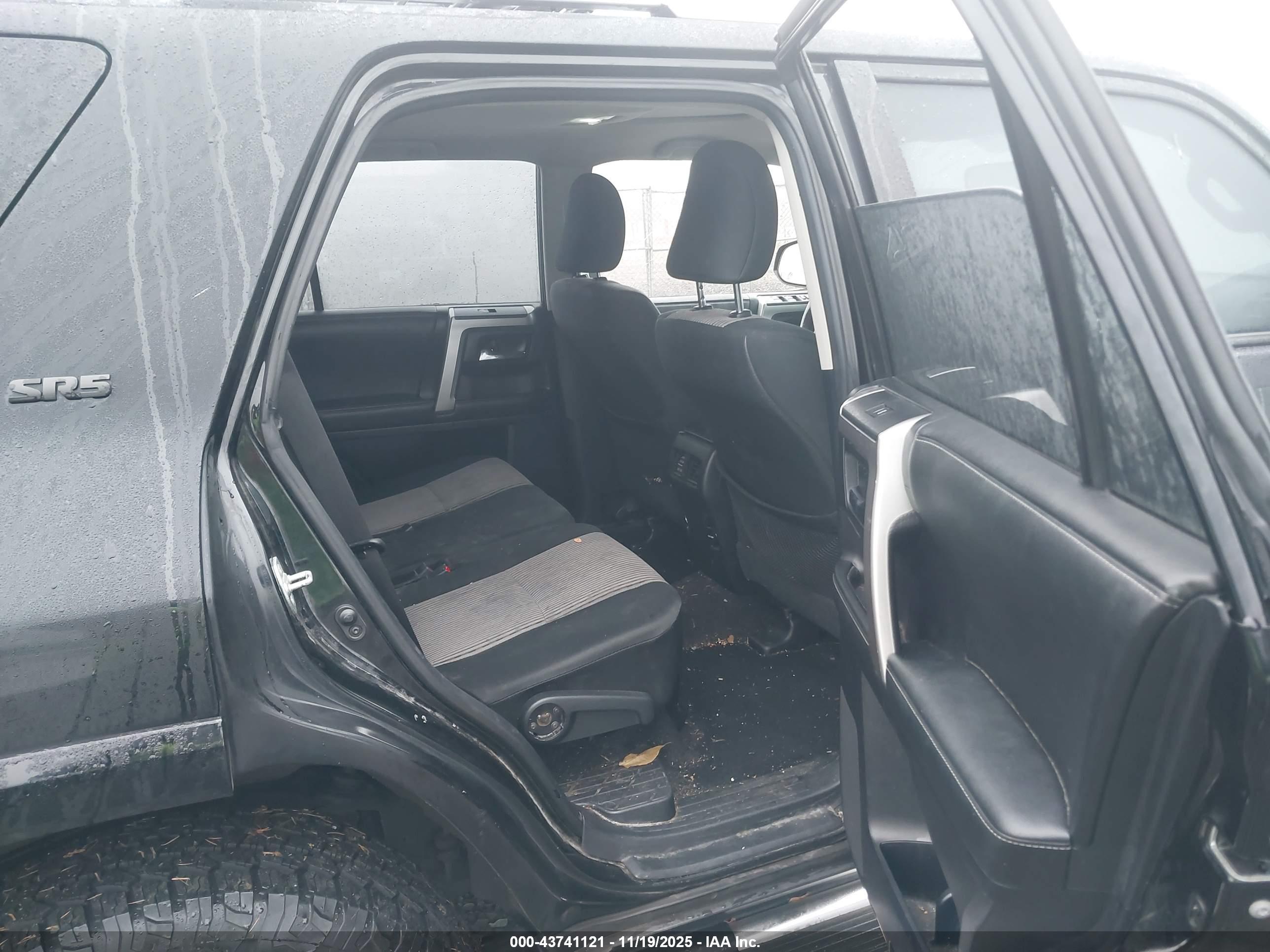 TOYOTA 4RUNNER image 8