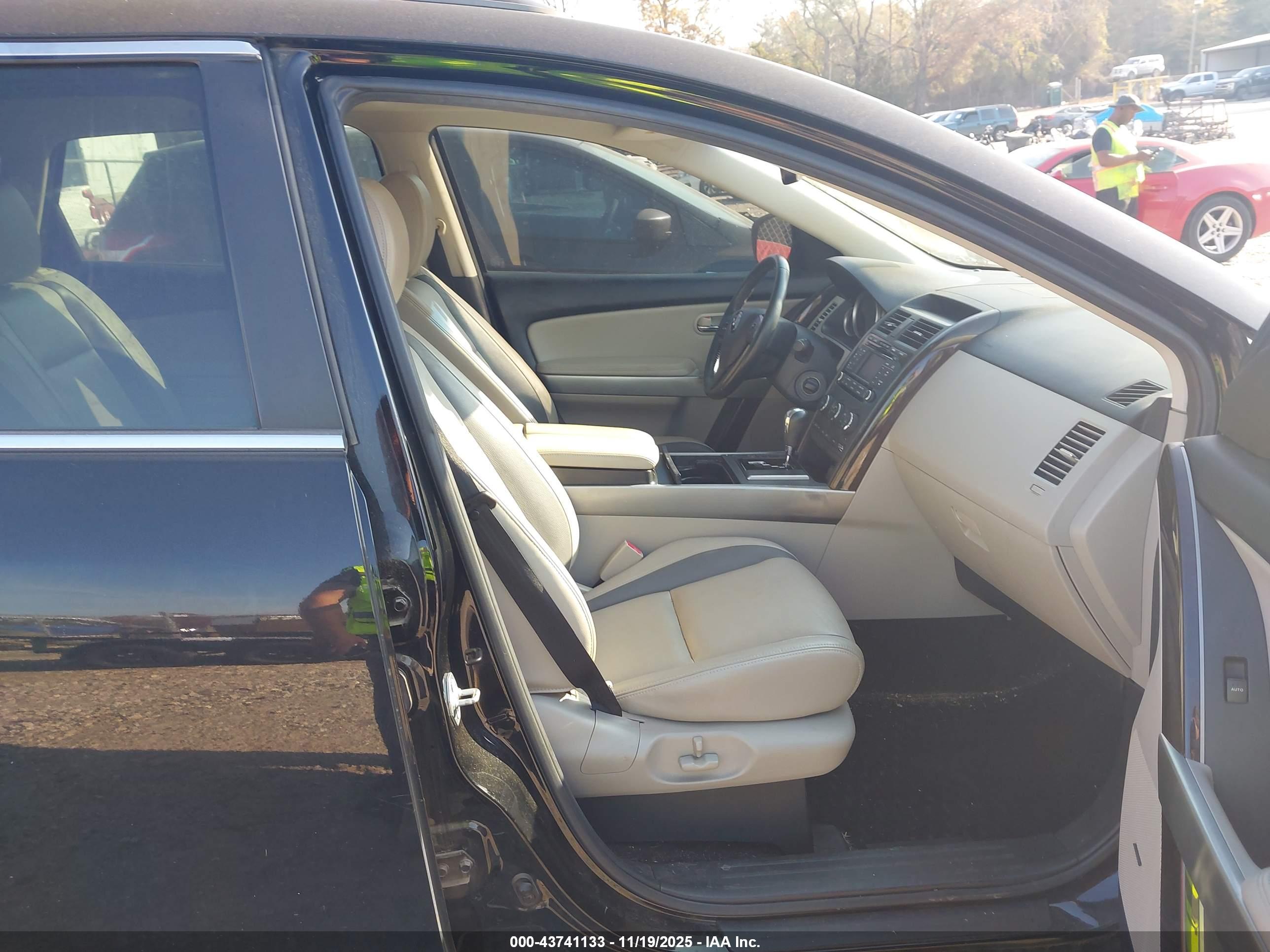 MAZDA CX-9 image 5